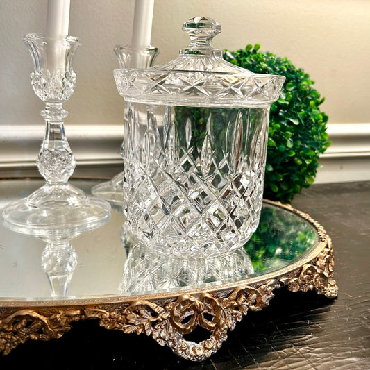 Beautiful sparkling vintage heavy crystal biscuit jar with lid