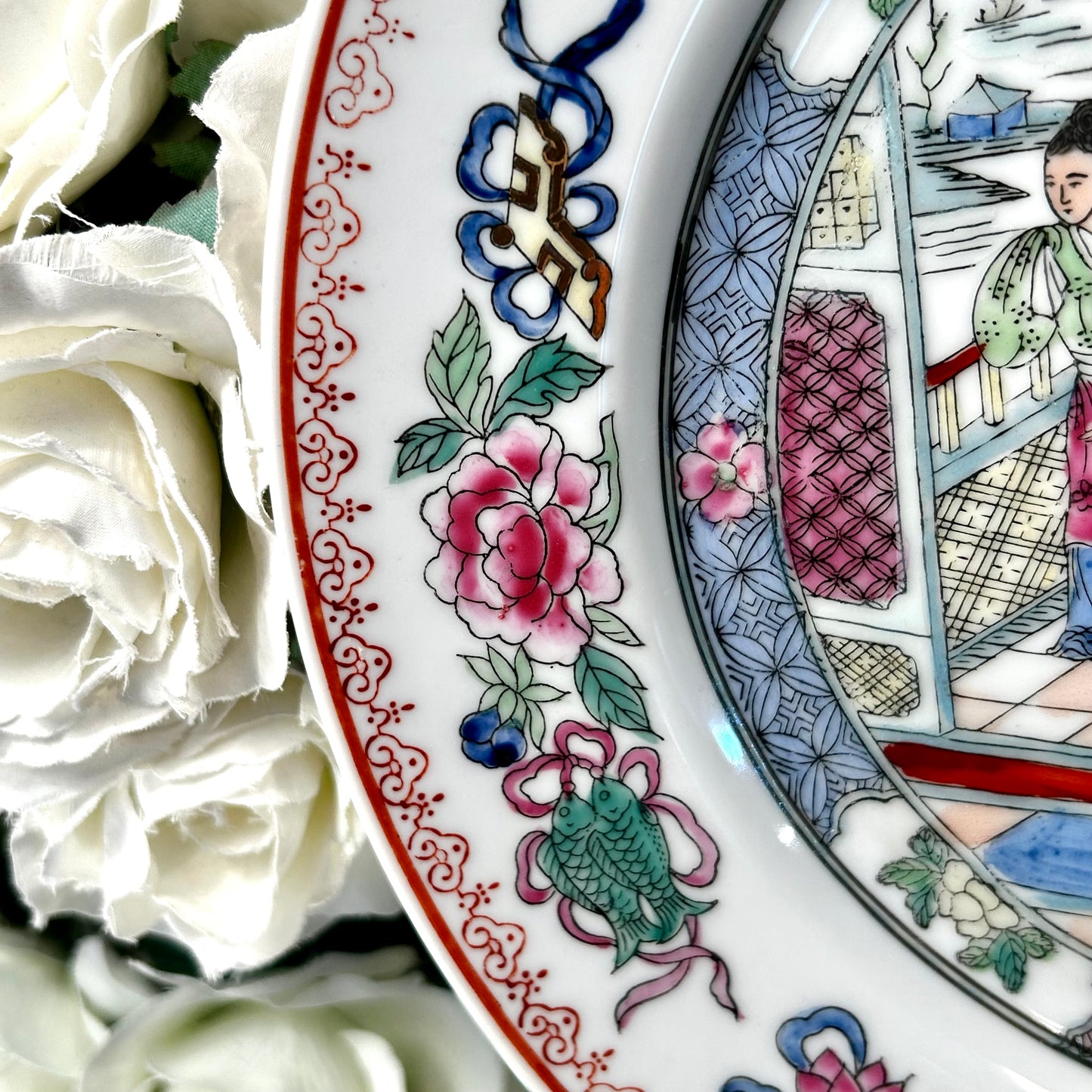 Gorgeous rose medallion famille round dinner plate