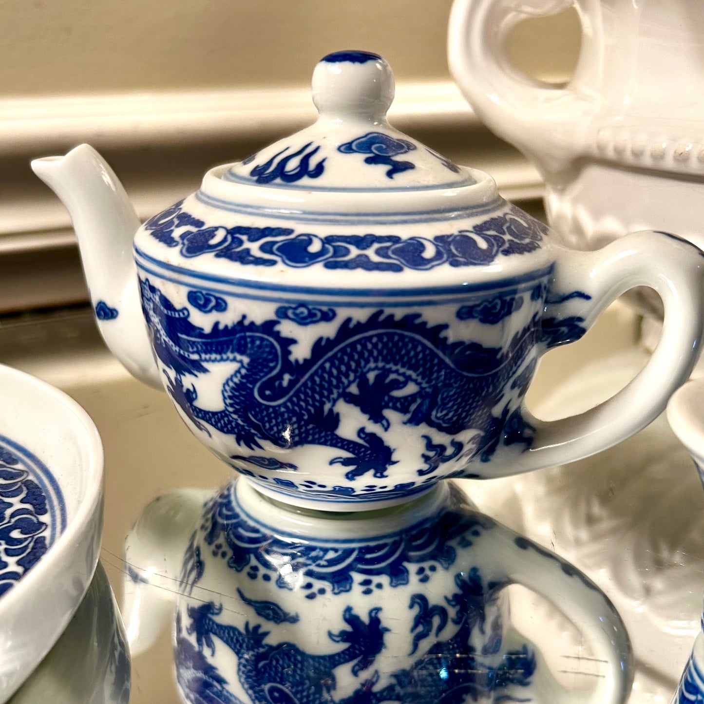 Charming 6 piece blue & white chinoiserie phoenix dragon mini tea set.