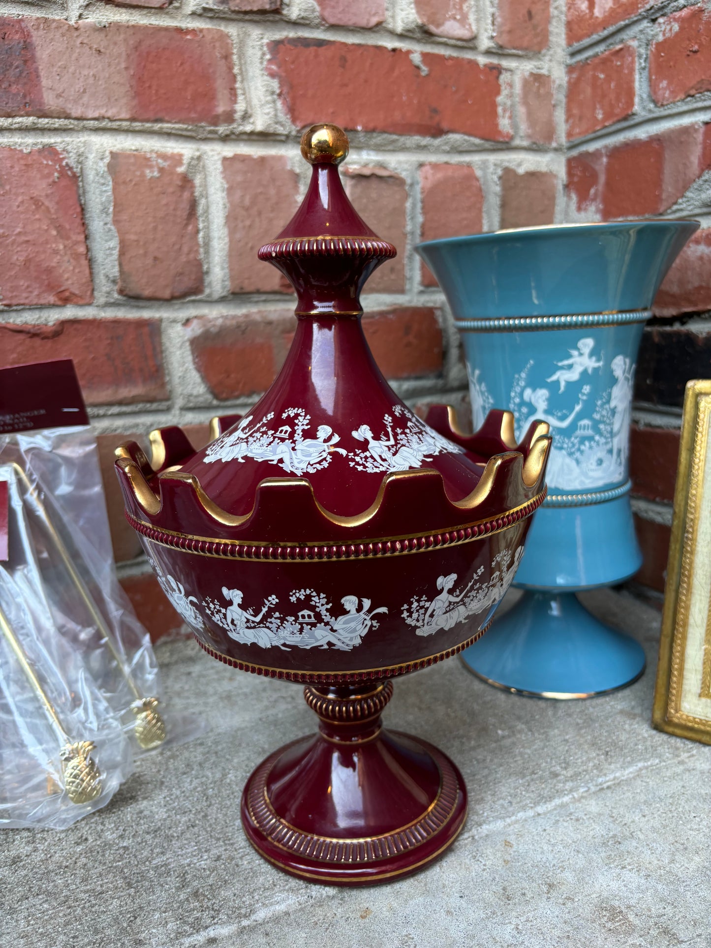 Stunning Florentine pedestal dish with a deep ruby coloring and gold accents! - As is!