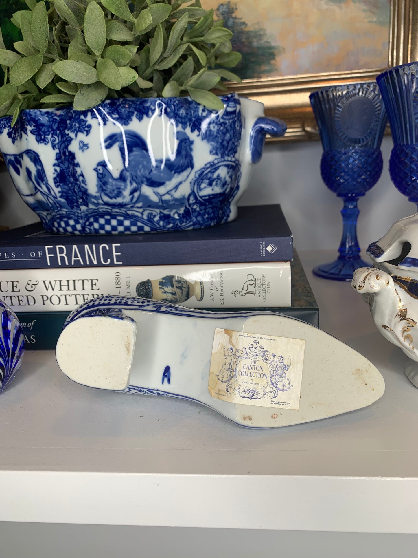 Two’s Company The Canton Collection Blue and White Shoe planter