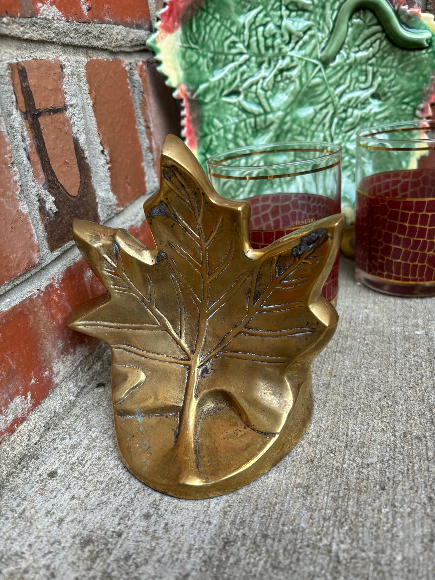 Beautiful brass maple leaf bookends pair (2)! - Excellent condition!