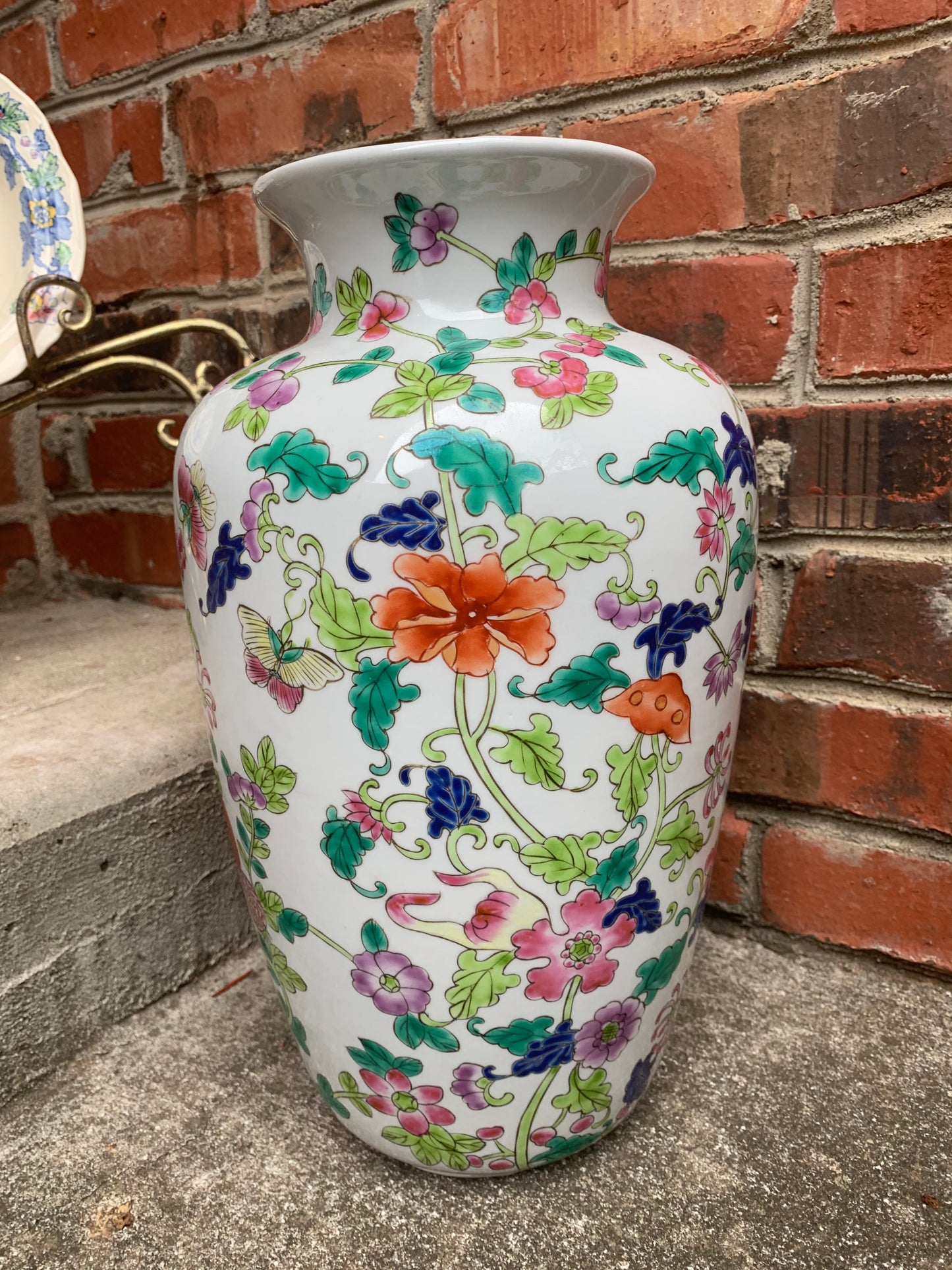 Chinoiserie floral 14 1/2” Vase with butterflies! - Excellent condition!