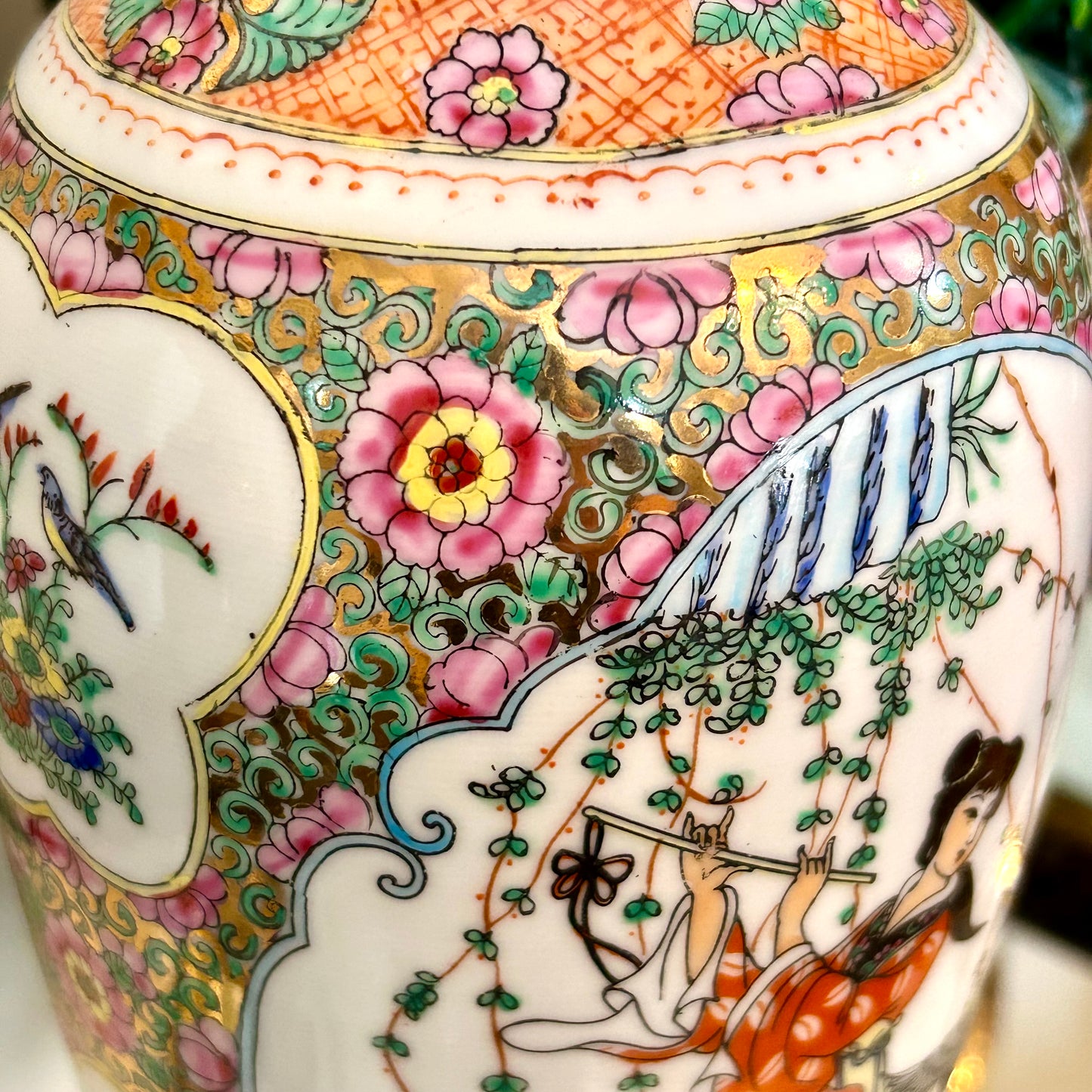 Beautiful Vintage Rose Famille chinoiserie vase 12 in hi