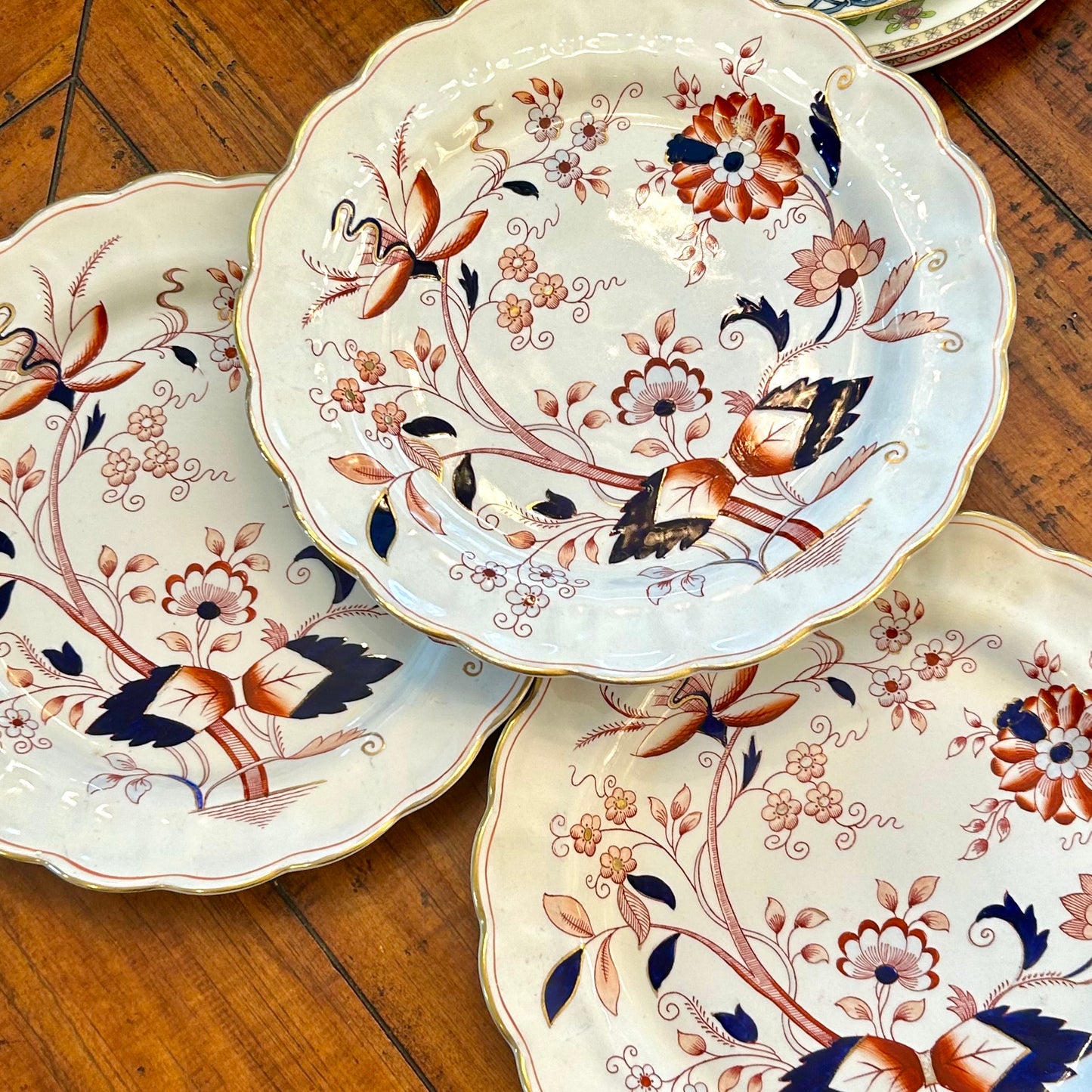 STUNNING - BOOTHS "FREIAN” China set of 3 Dinner Imari floral blue and white plates