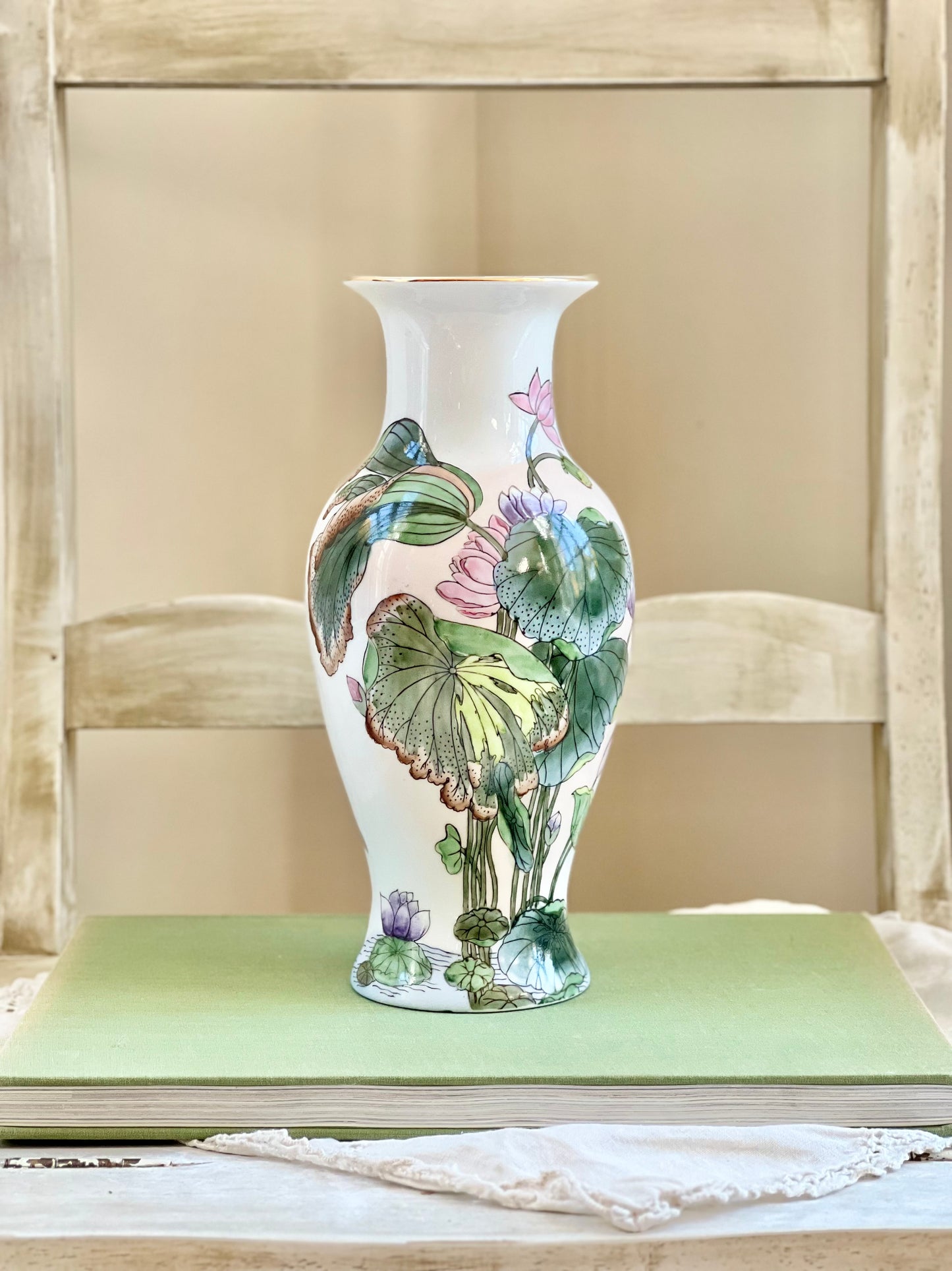 Beautiful Vintage Toyo Macau Hand Painted Chinese Porcelain Water Lily Vase, 10" tall