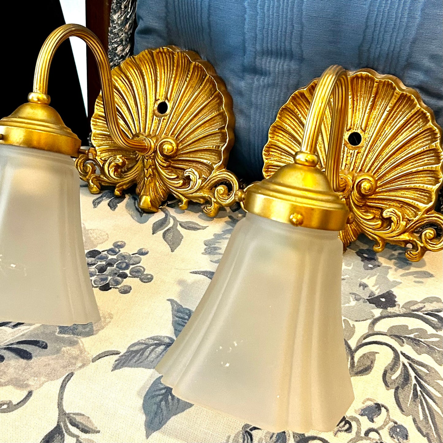 Rare Hollywood regency clamshell brass wall electric sconces