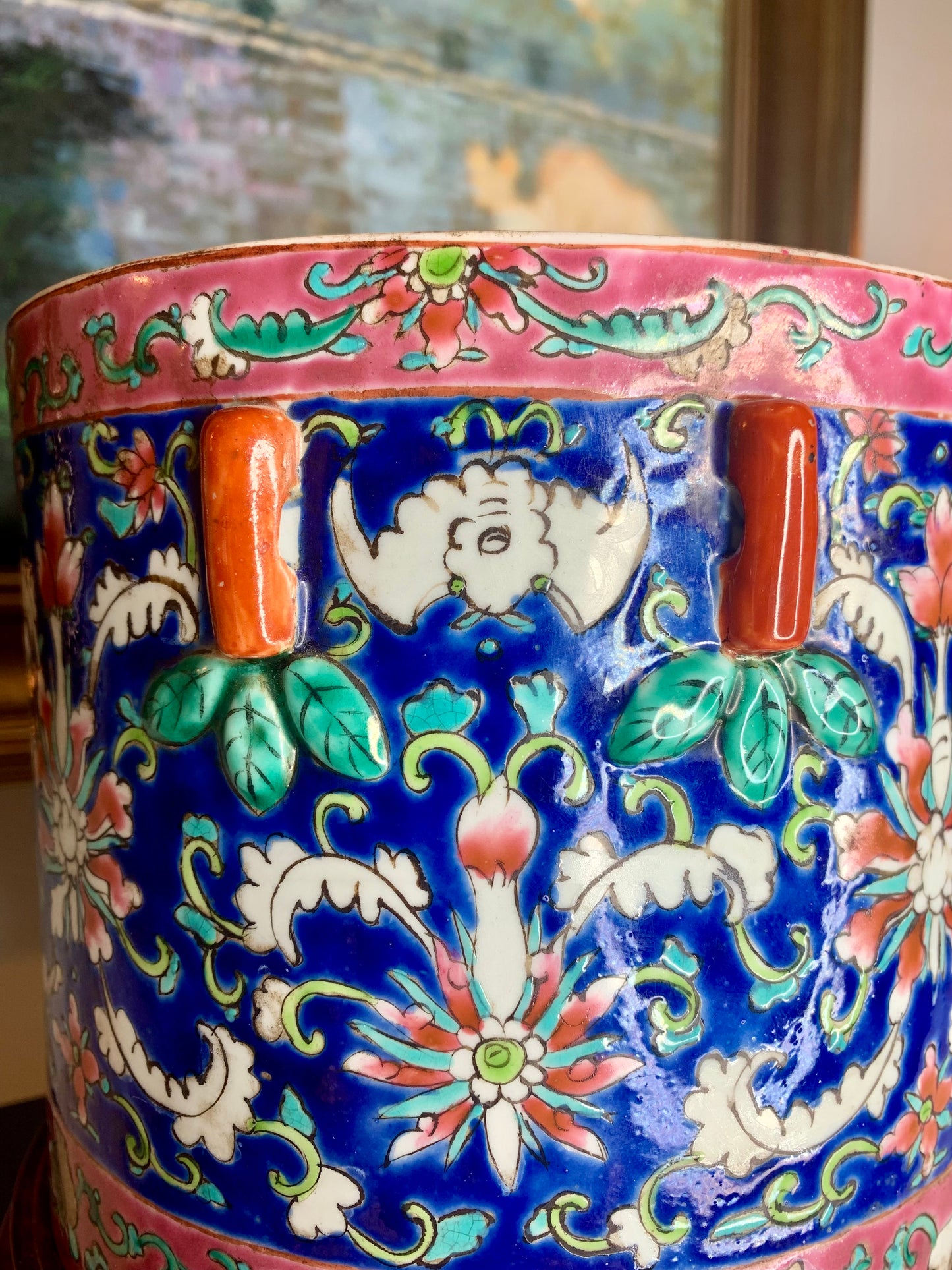 Vivid Chinese Porcelain Covered jar with stand