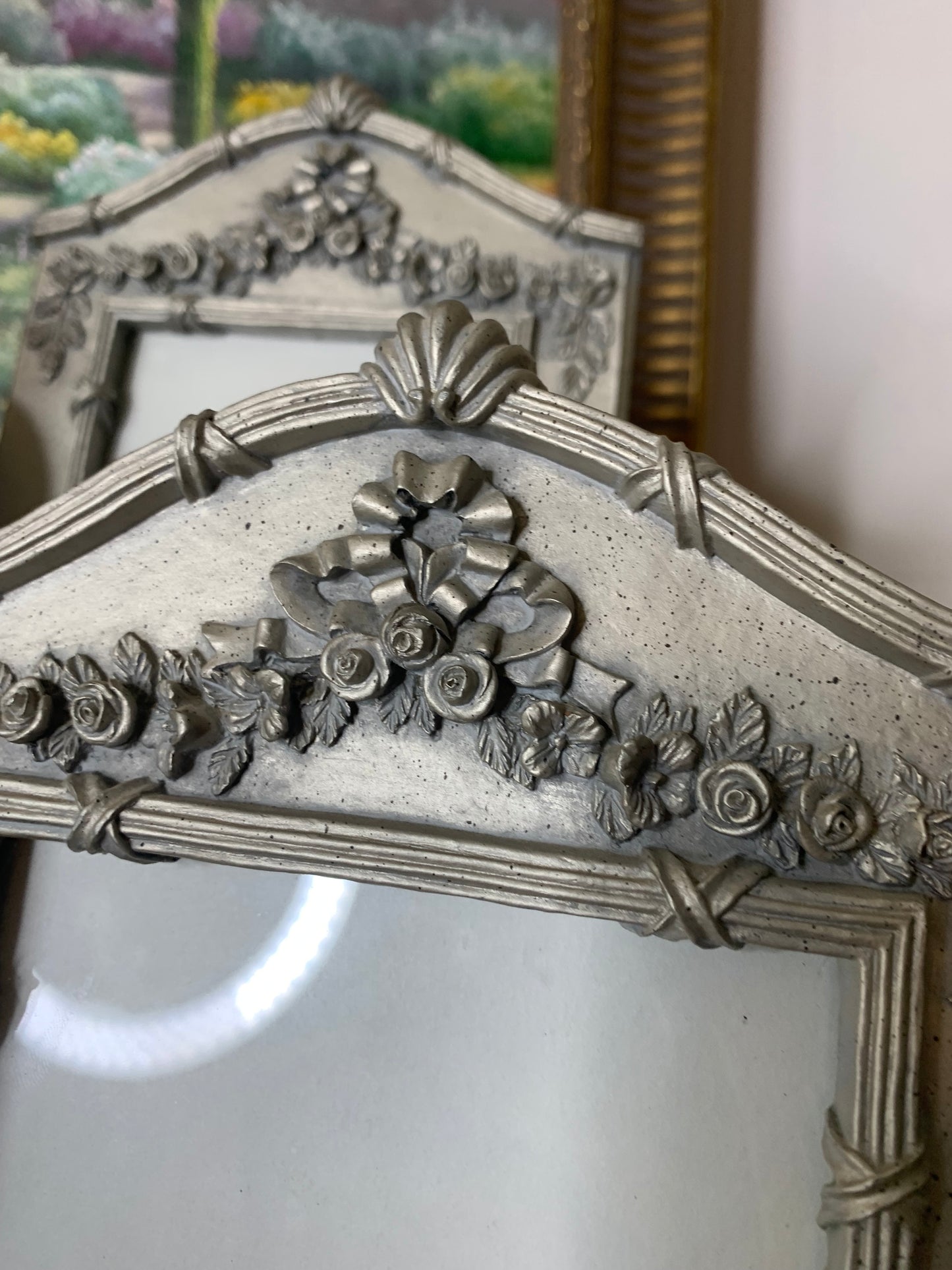 Beautiful bow and floral picture frames!