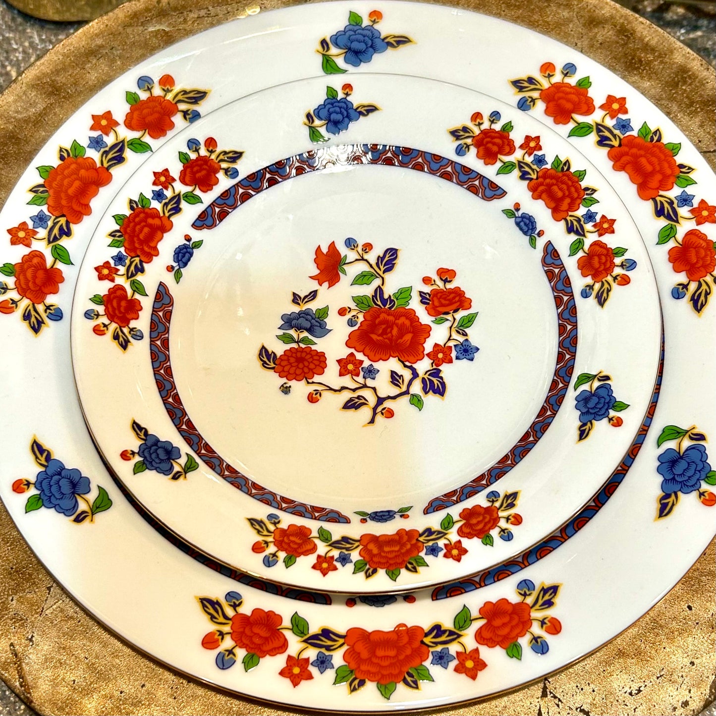 Set of 8 Imari style large dinner plates + platter & 2 salad plates china set