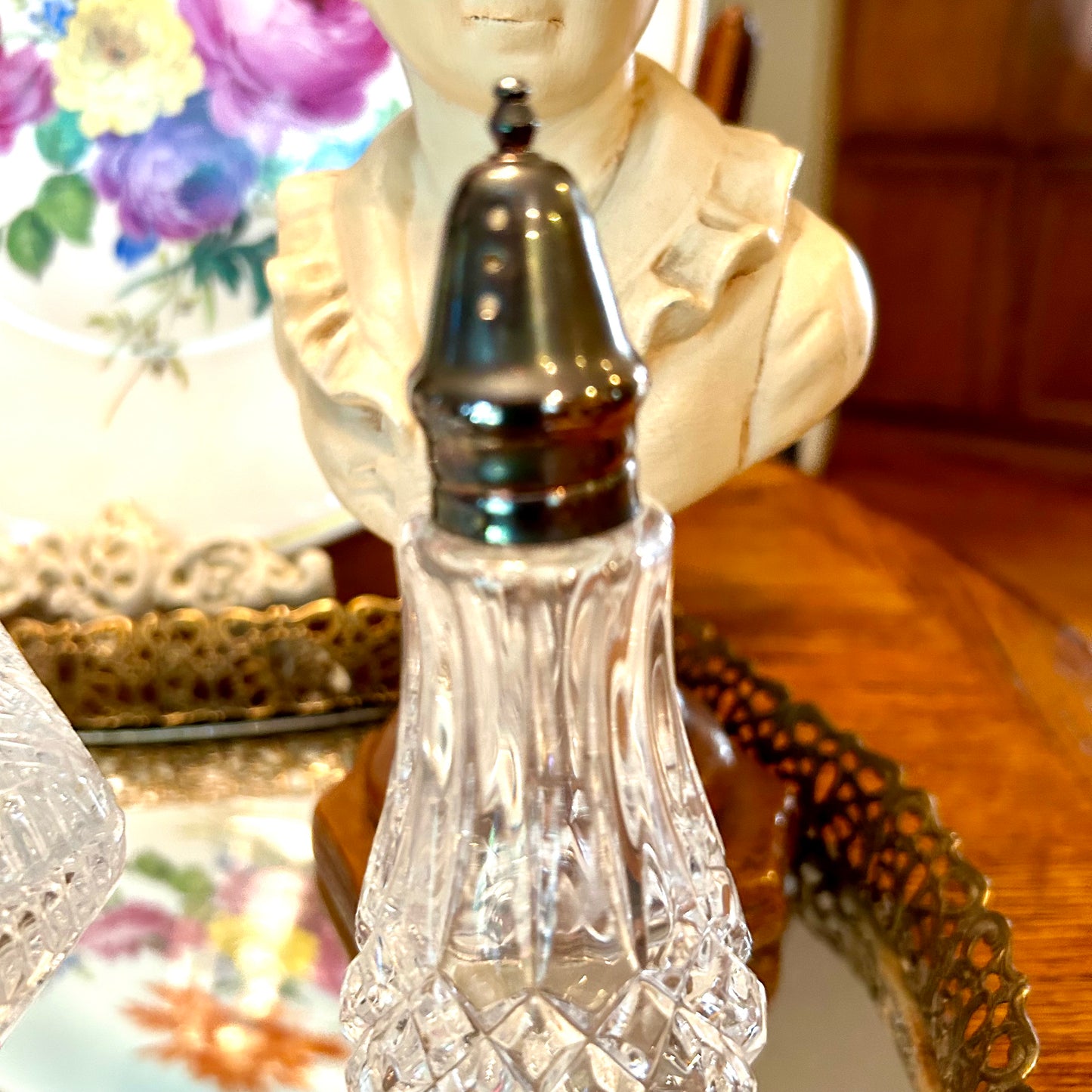 Grand Crystal  fluted & silver plated vintage sugar shaker