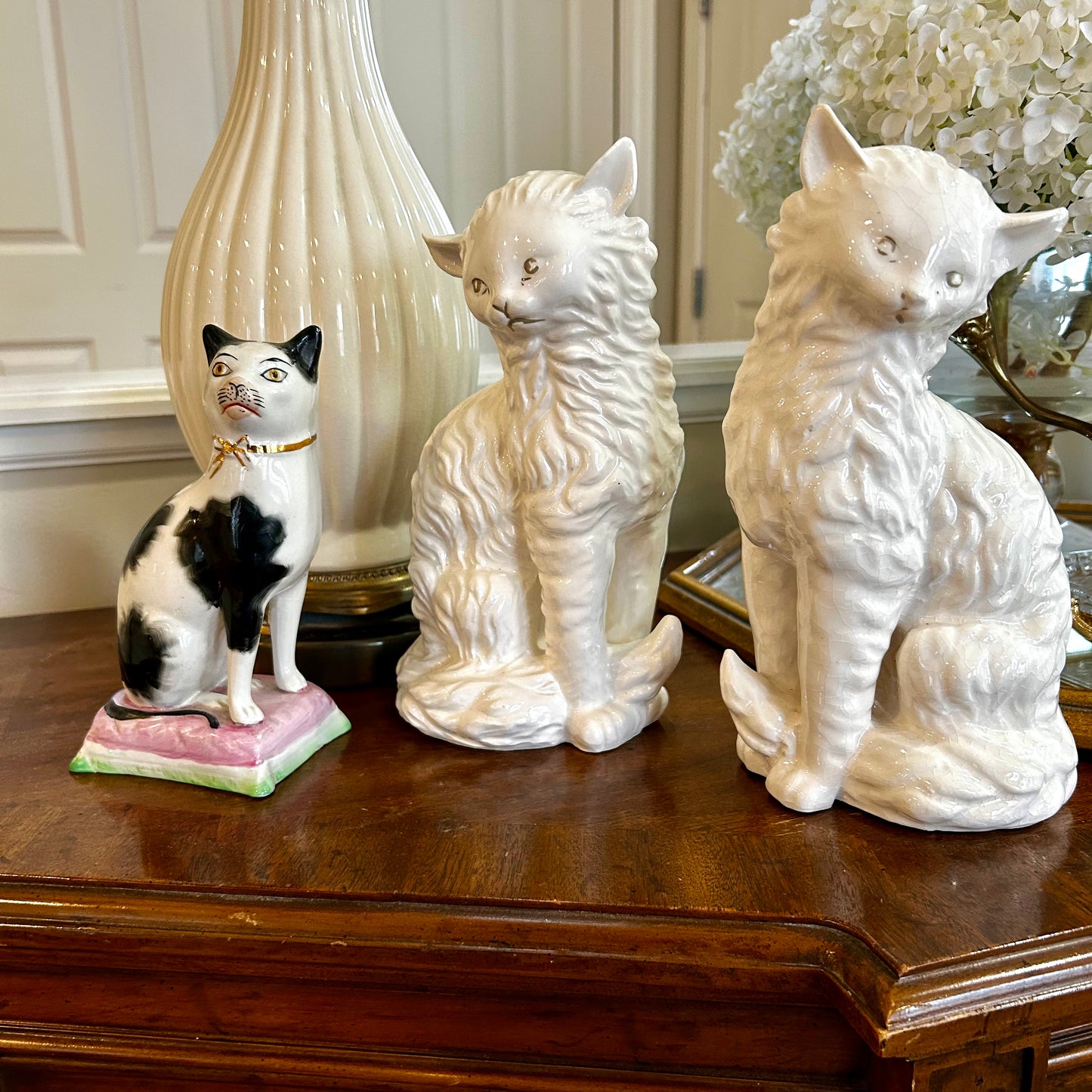 Pair of statuesque Staffordshire style kitty cats 9.5 hi