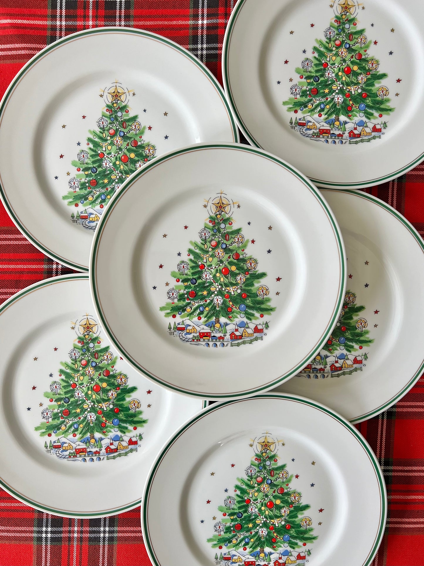 Vintage Set (6) “Christmas Eve” by Salem China, Porcelain Dinner Plates