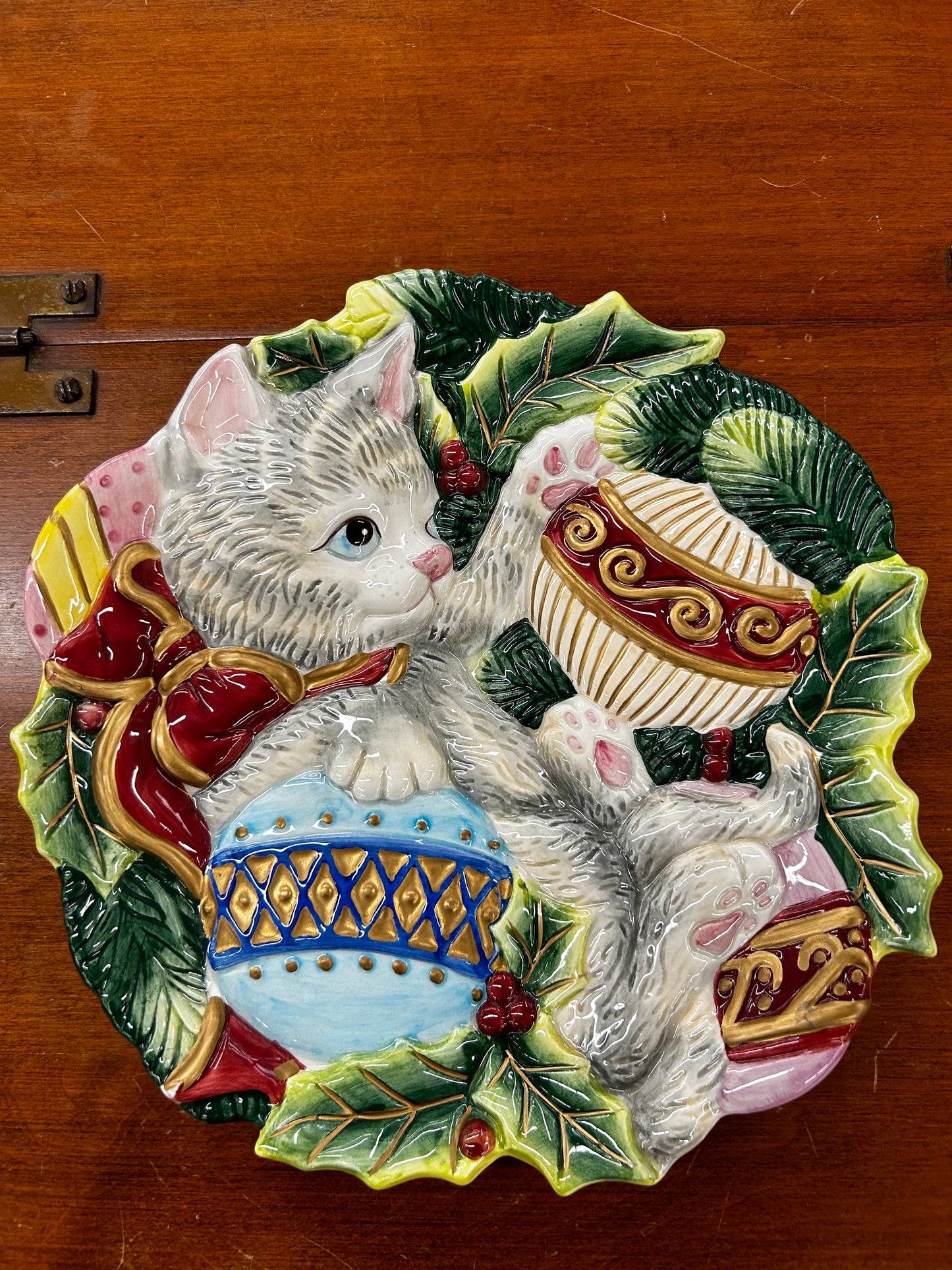 Playful Fitz & Floyd kitty cat Christmas dish