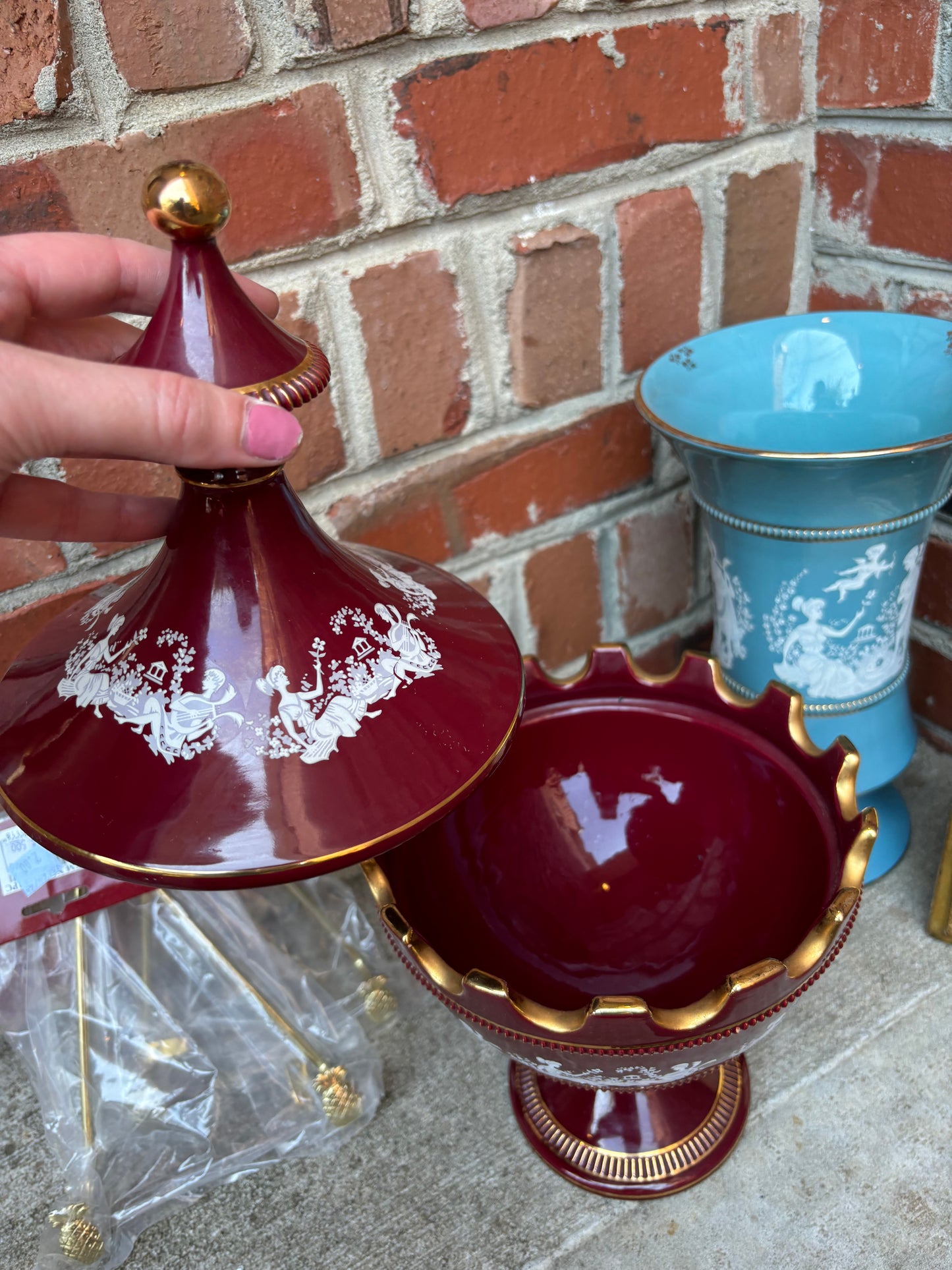 Stunning Florentine pedestal dish with a deep ruby coloring and gold accents! - As is!