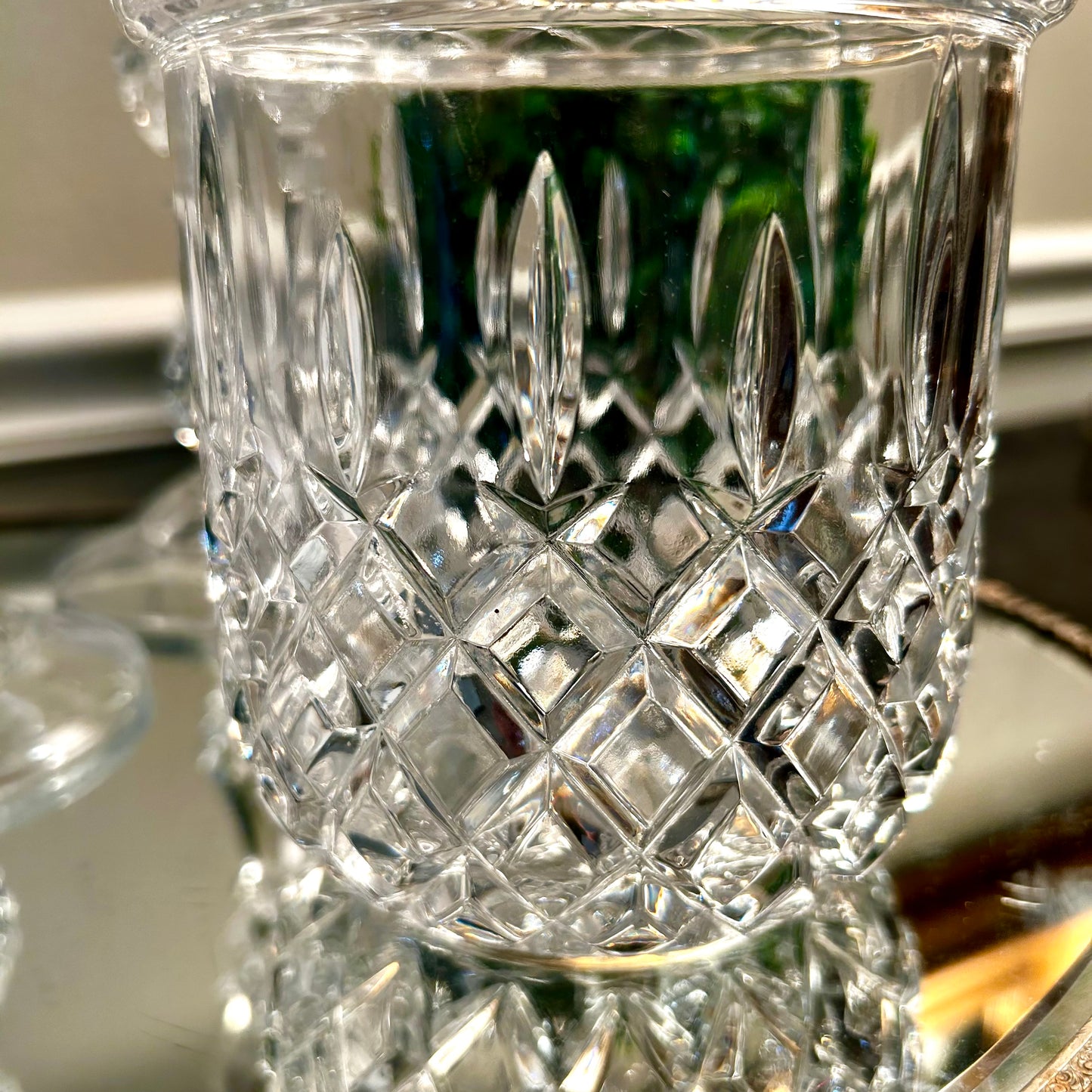 Beautiful sparkling vintage heavy crystal biscuit jar with lid