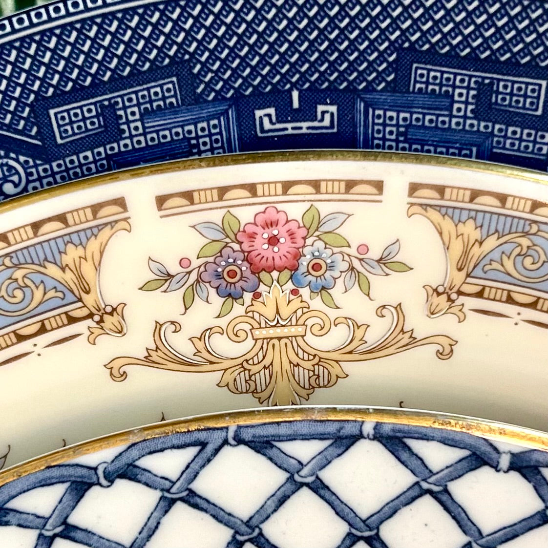 Pair of MINTON of England bone china dinner plates circa 1979 in "Persian Rose"