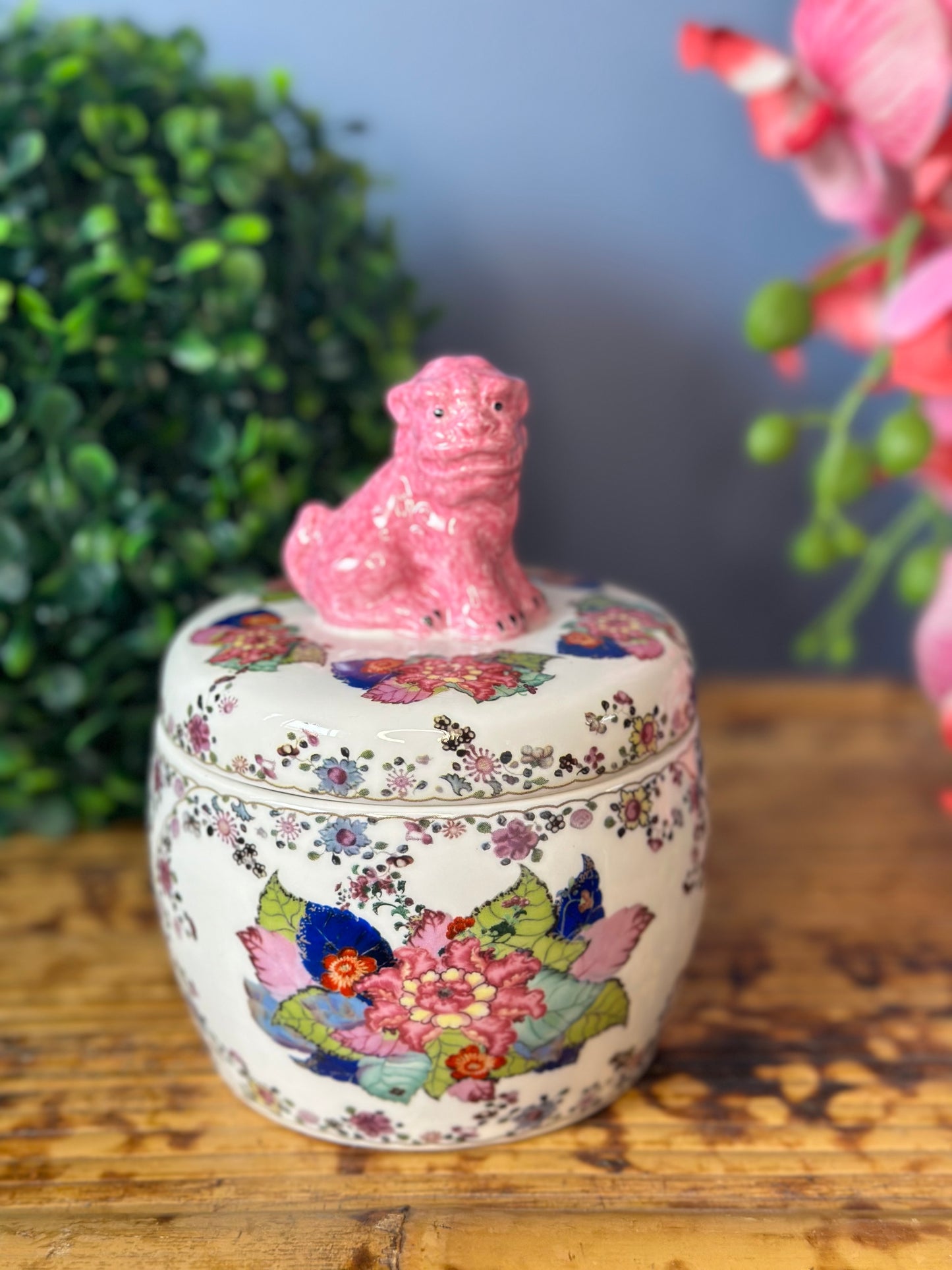 NEW - Tobacco Leaf Pink Foo Dog Lidded Box