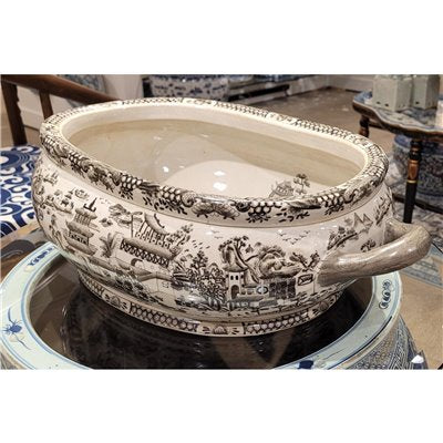 Stunning! 21.5L X 14W X 7H Porcelain Basin Footbath - Black And White Willow pagoda Pattern