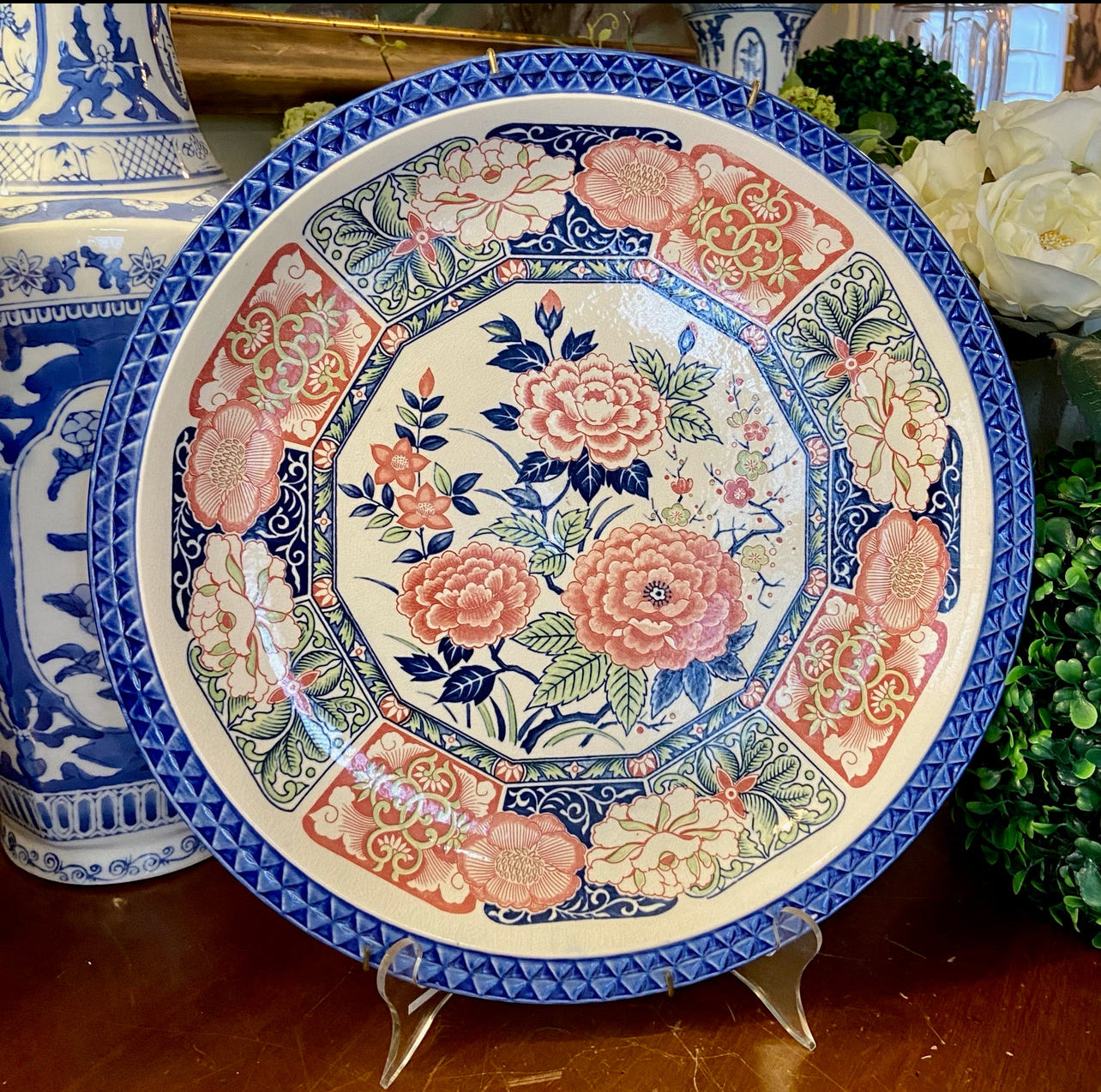 Vintage chinoiserie Imari botanical blue & white large round platter. 14 in