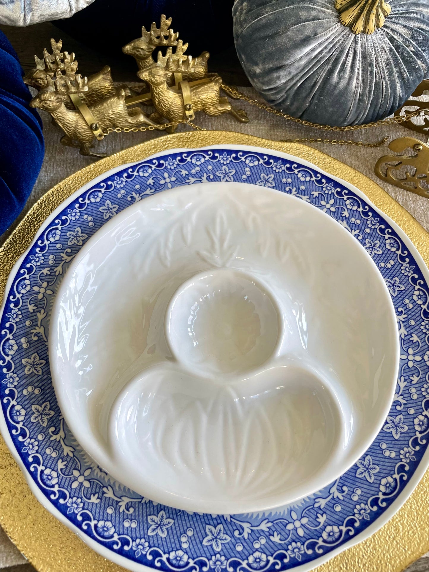 Vintage Set of 4 White Artichoke Plates 8.5”