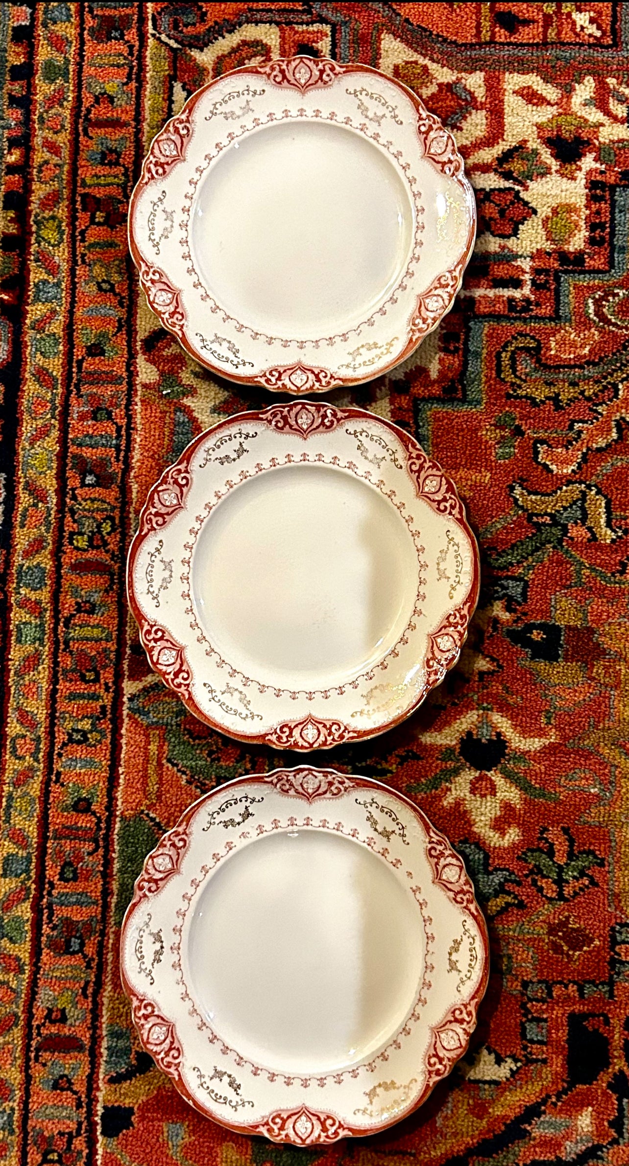 Set of 3 Alfred Meakin of England pink & white scalloped dinner plates