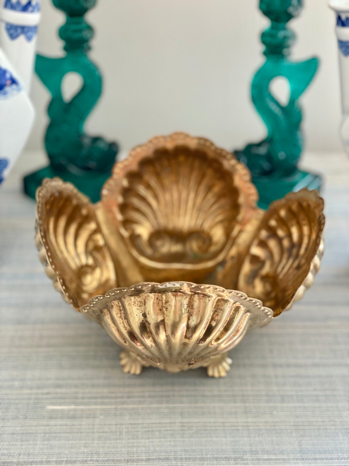 Vintage Hollywood Regency Scallop Shell Footed Brass 9” Bowl