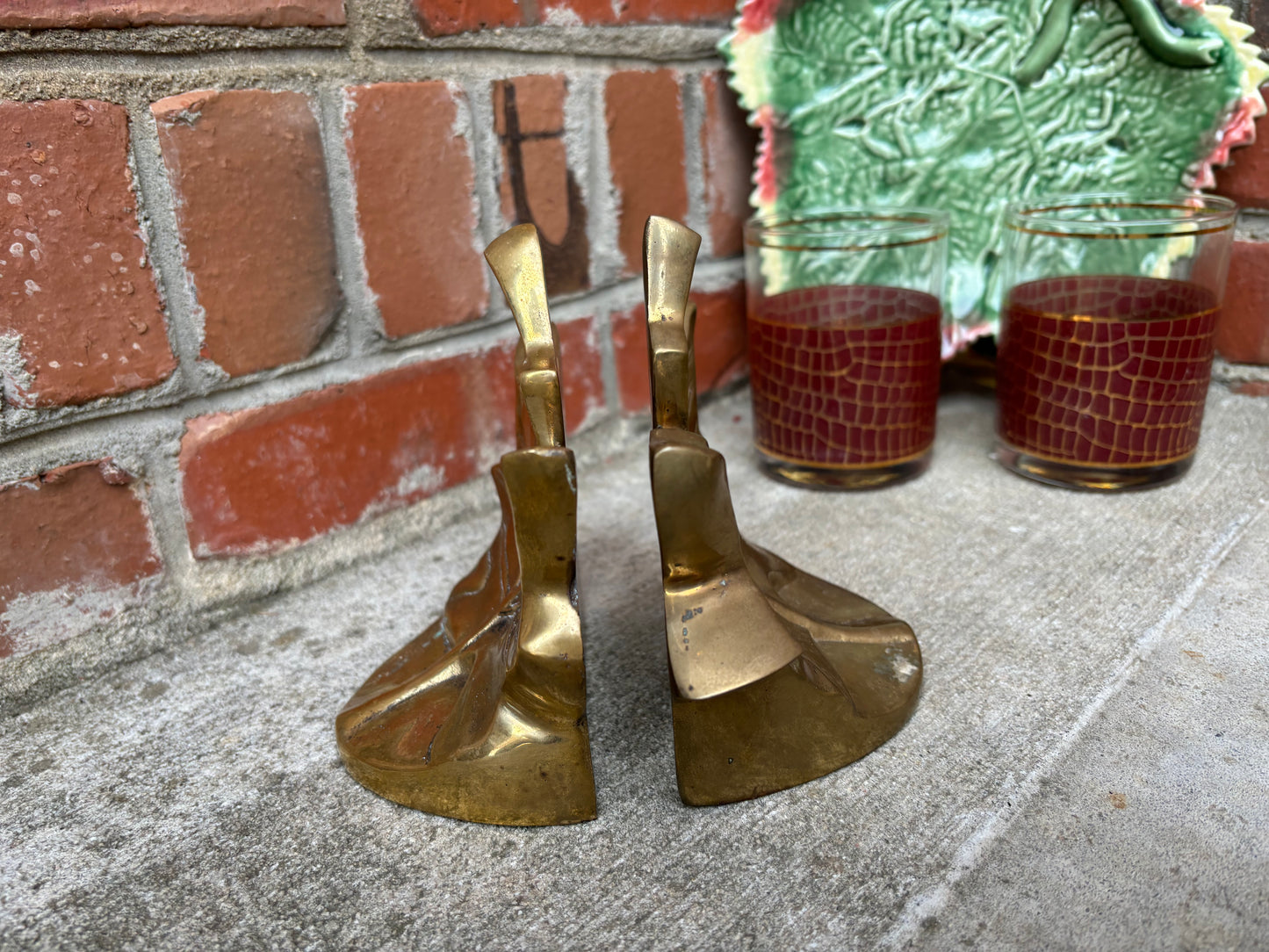 Beautiful brass maple leaf bookends pair (2)! - Excellent condition!