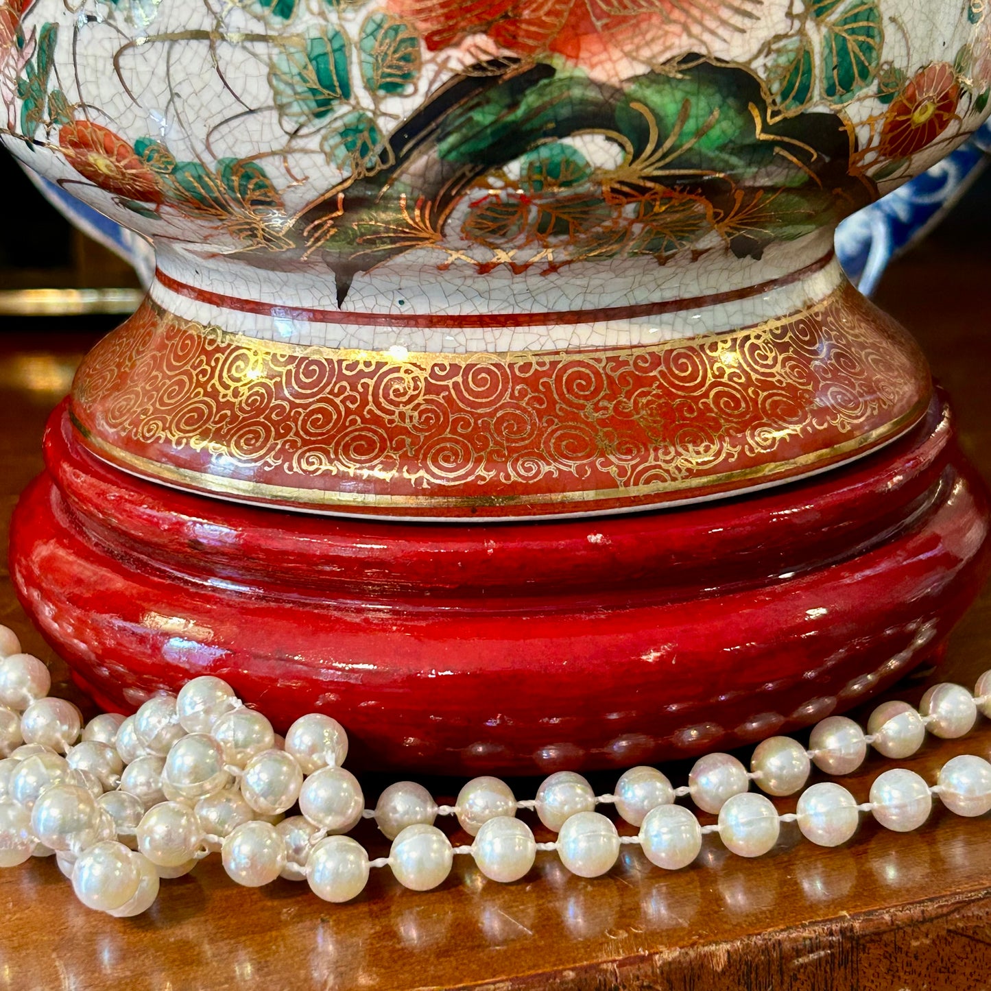 Beautiful chinoiserie hand painted porcelain vase with stand