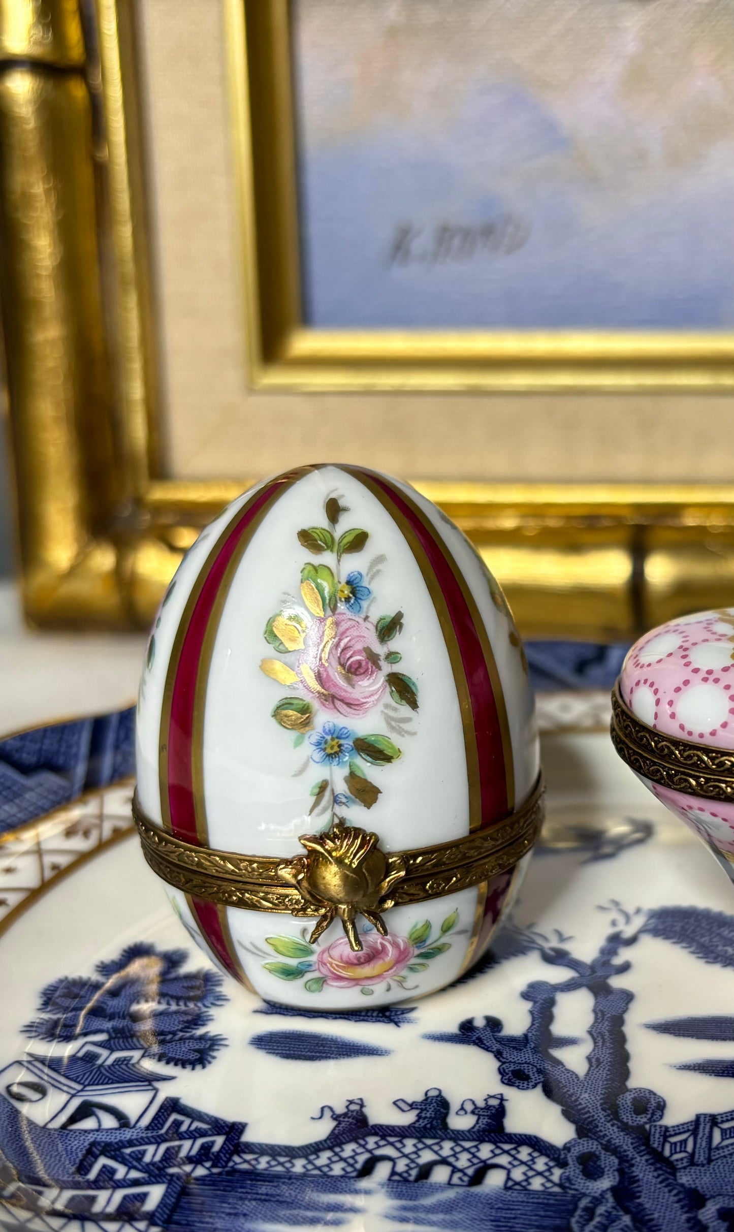 Limoges egg trinket box with detailed flower clasp and handpainted florals! - Excellent condition!