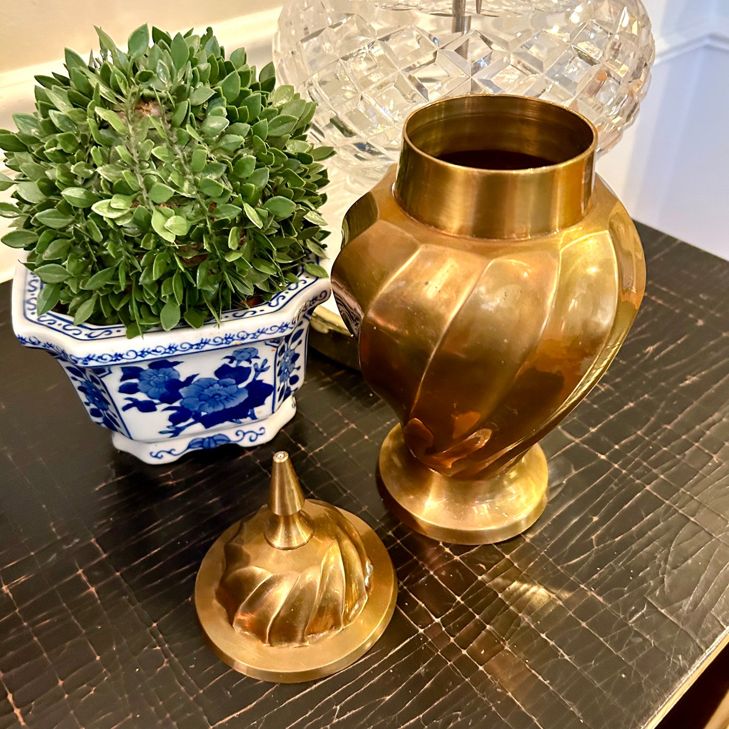 Vintage brass swirl detailing ginger jar urn with lid