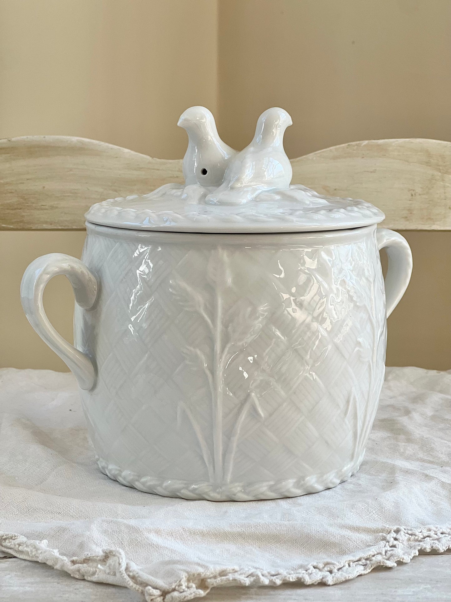 Beautiful Royal Worcester “Gourmet” Porcelain Lidded Pot