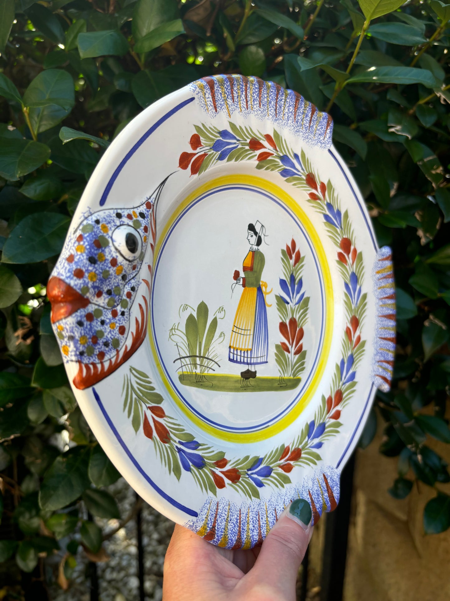 Stunning French Henriot Quimper fish plate! - Excellent condition!