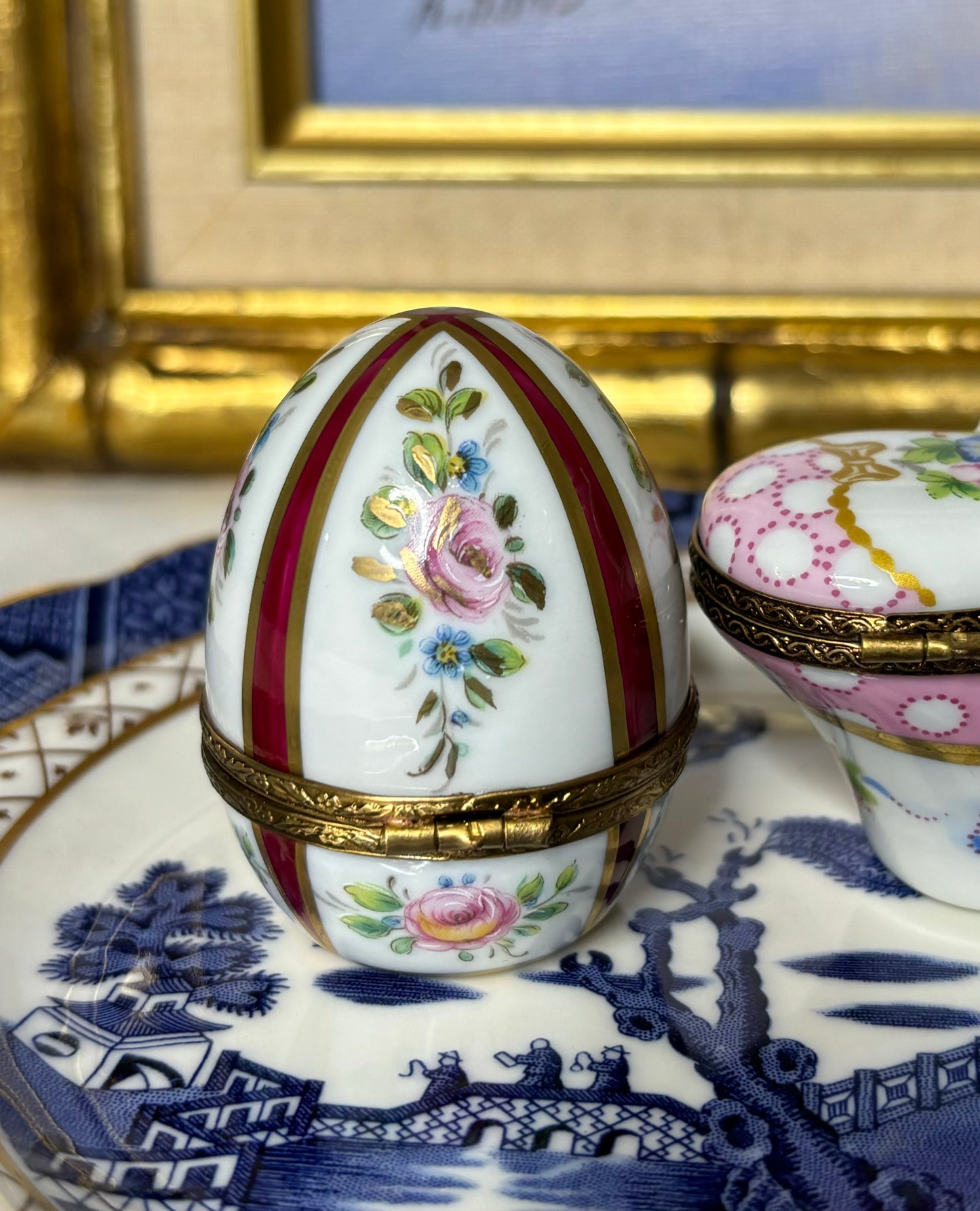 Limoges egg trinket box with detailed flower clasp and handpainted florals! - Excellent condition!