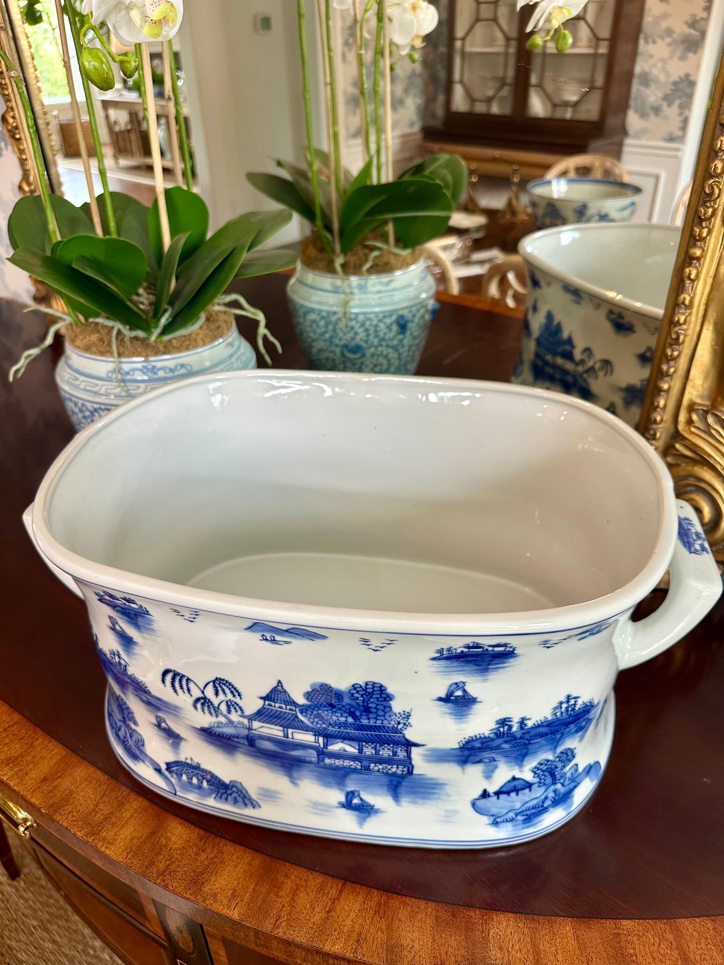 Gorgeous Chinese Blue & White Footbath Basin Planter Chinoiserie