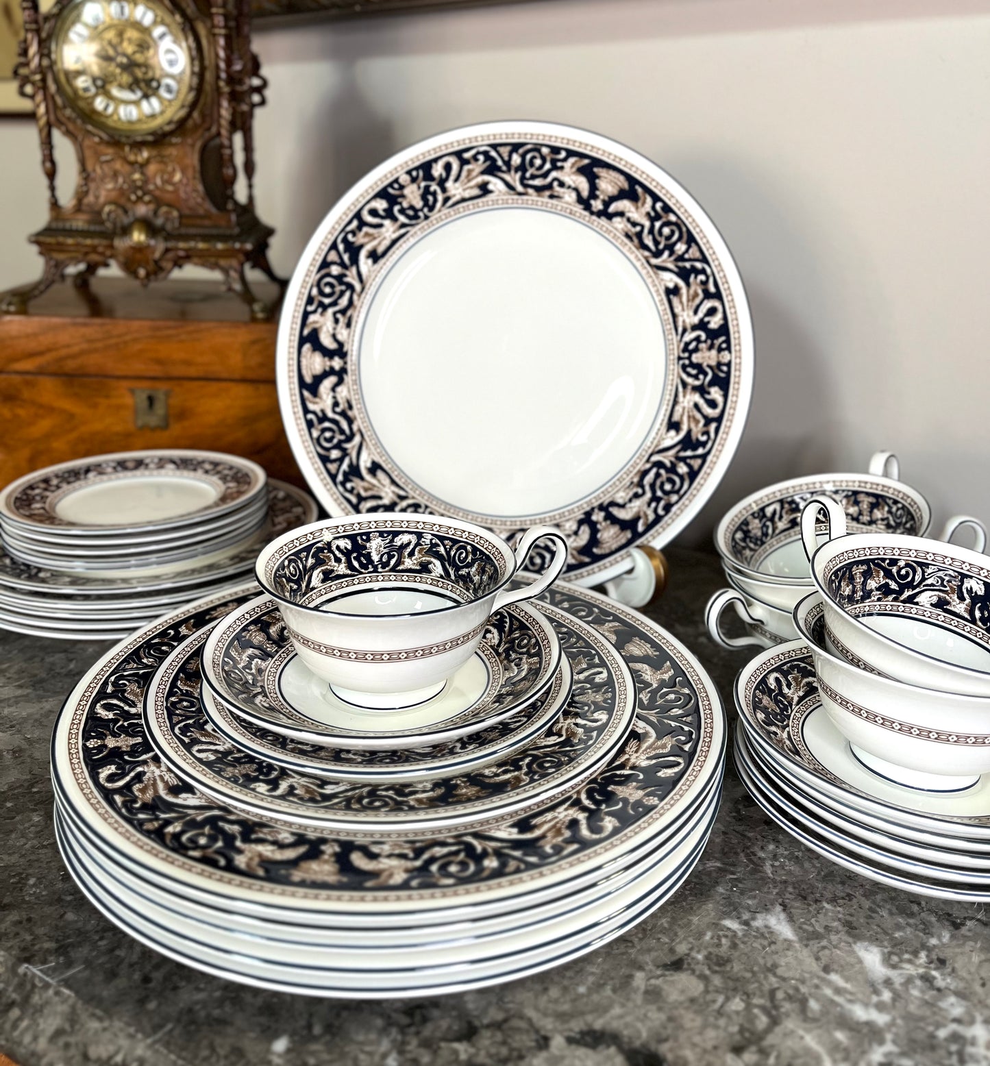 Elegant Classic Vintage Wedgwood Florentine China Service for 6 - Complete 5 Piece Settings/30 Pieces