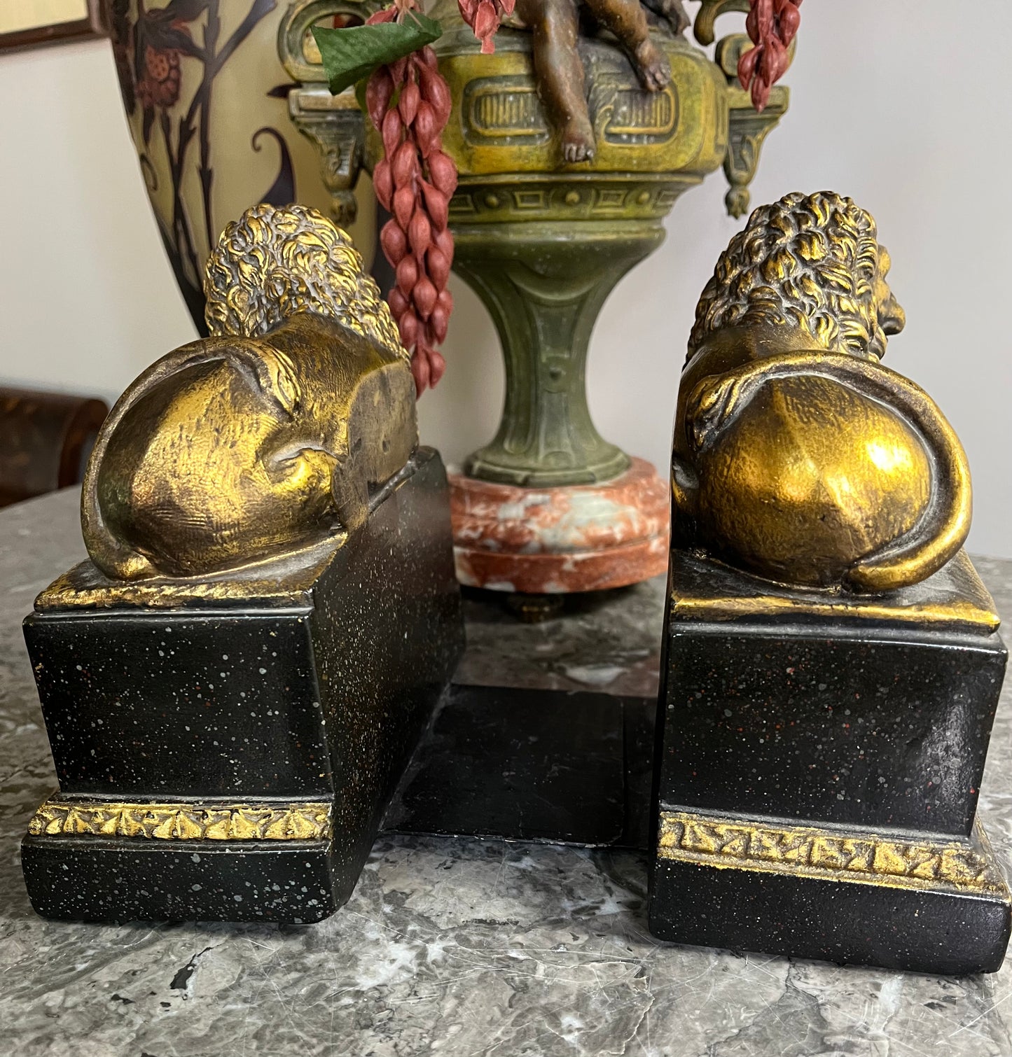 Regal Pair Of Vintage Italian Borghese Gilded Lion Bookends