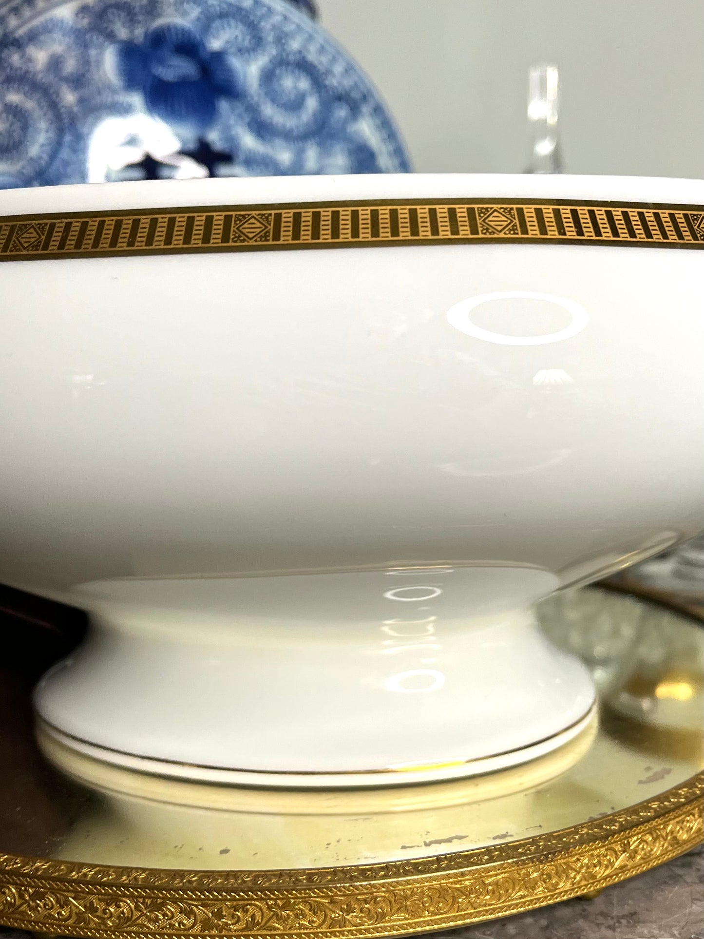 Stunning Bernardaud Limoges 22Kt Gold Trimmed 2 Quart French Porcelain Tureen