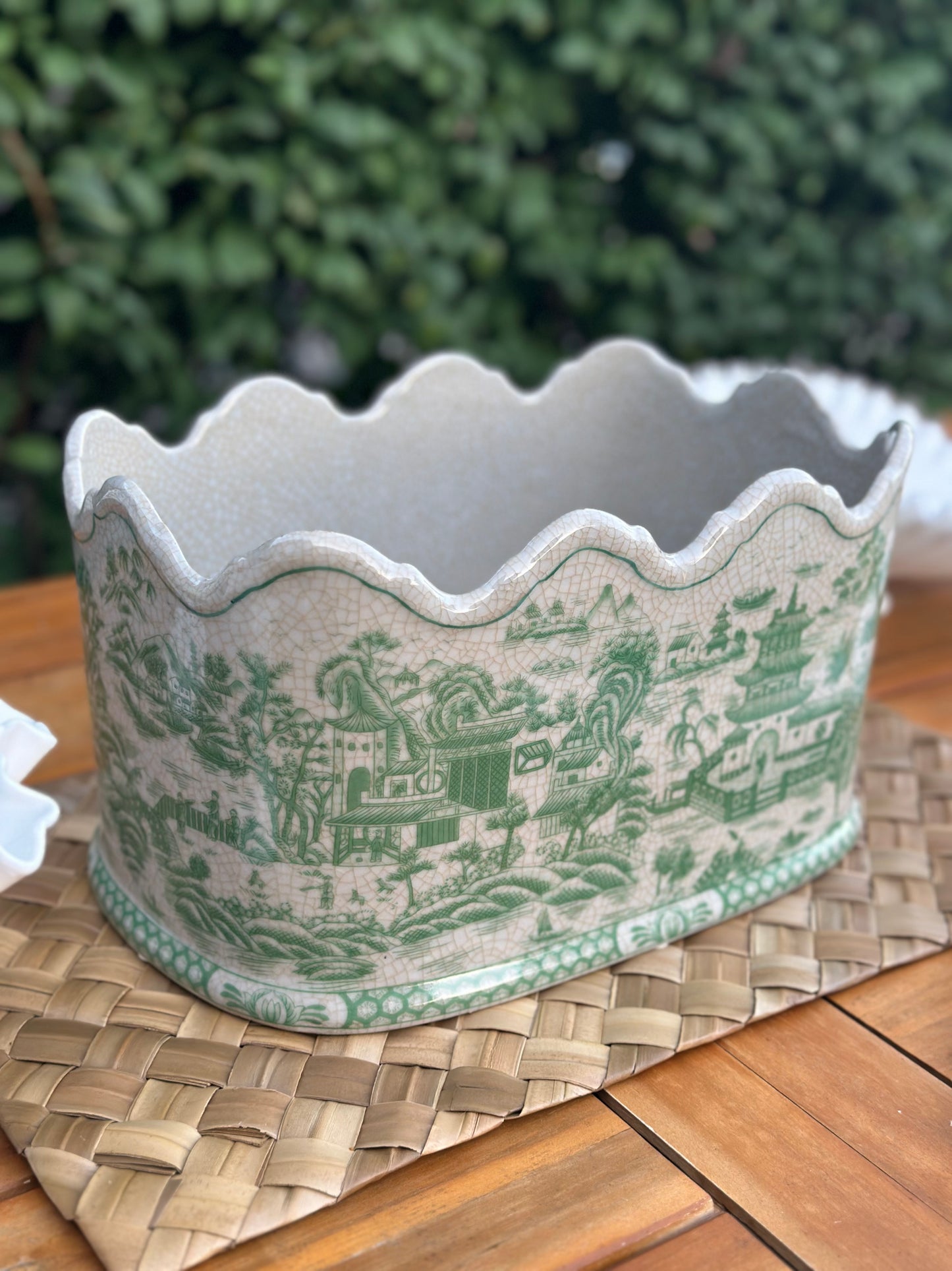 NEW Green & White Porcelain Pagoda Scalloped Basin, 12x8x7 - Pristine!