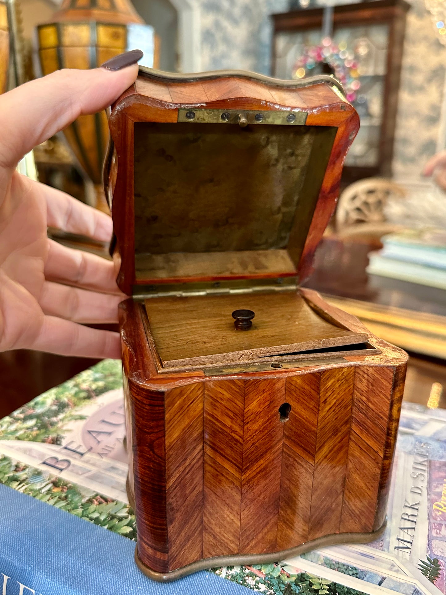 Rare 19thc Walnut Tea Caddy w Inlaid Mother of Pearl