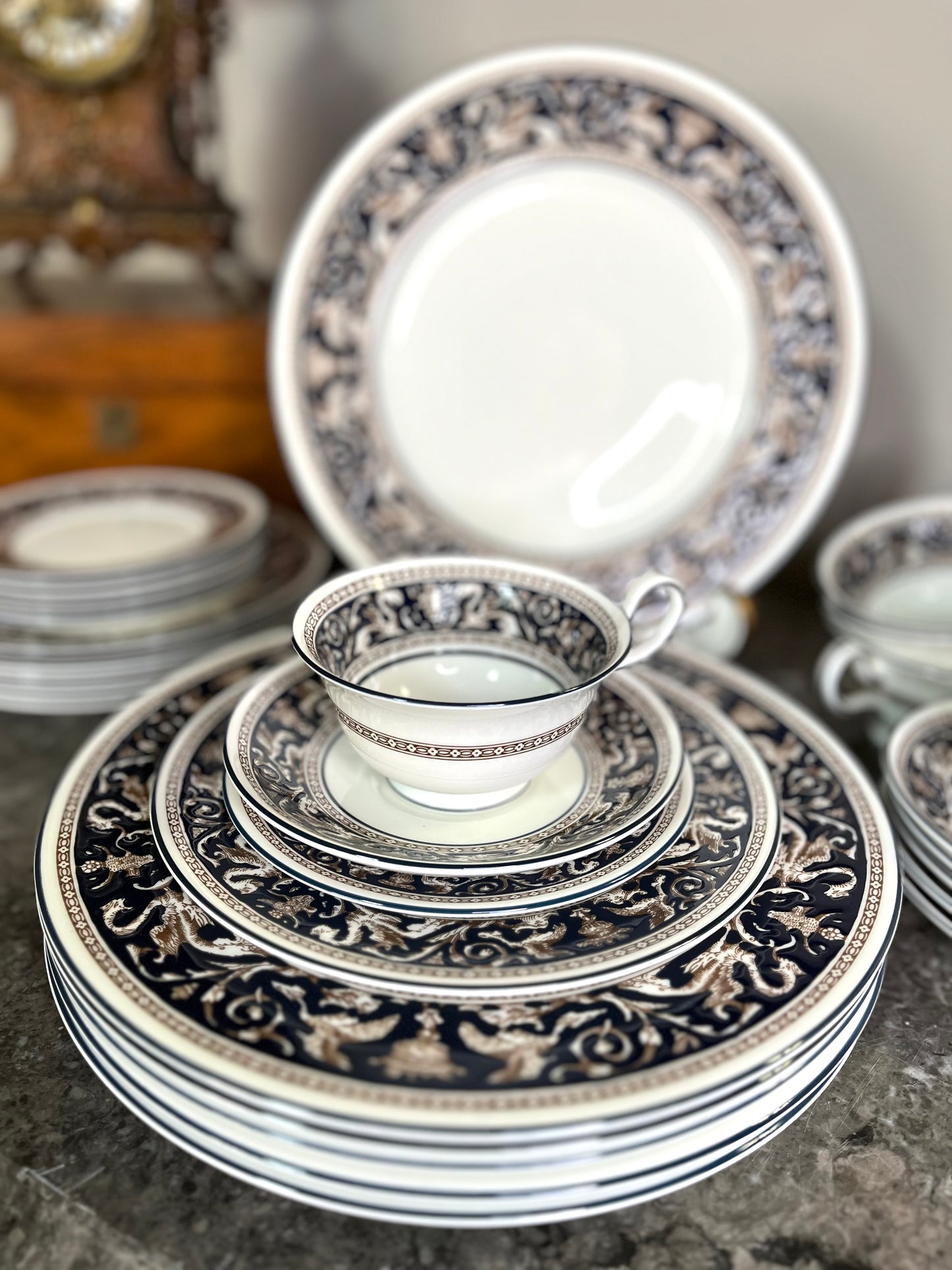 Elegant Classic Vintage Wedgwood Florentine China Service for 6 - Complete 5 Piece Settings/30 Pieces