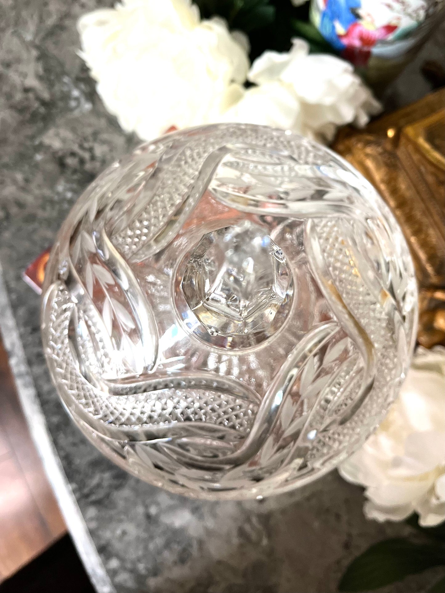 Elegant Multi-cut Designs Large Crystal Lidded Vanity/Jewelry/Candy Dish