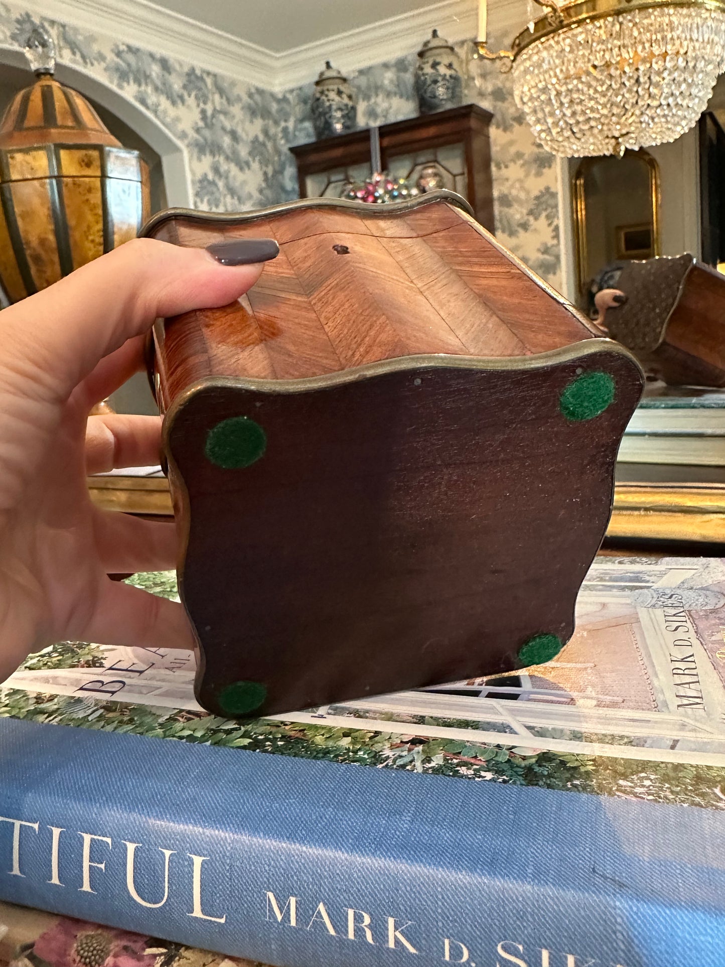 Rare 19thc Walnut Tea Caddy w Inlaid Mother of Pearl