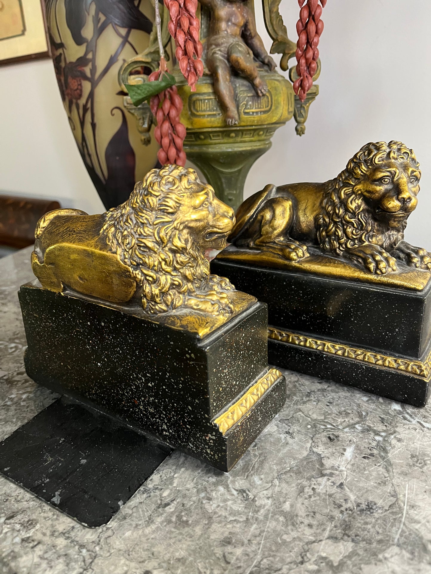 Regal Pair Of Vintage Italian Borghese Gilded Lion Bookends