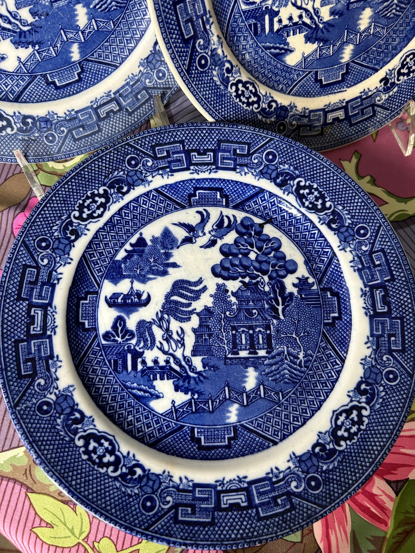 Vintage set of Six 9” Allertons Blue Willow Pattern Plates