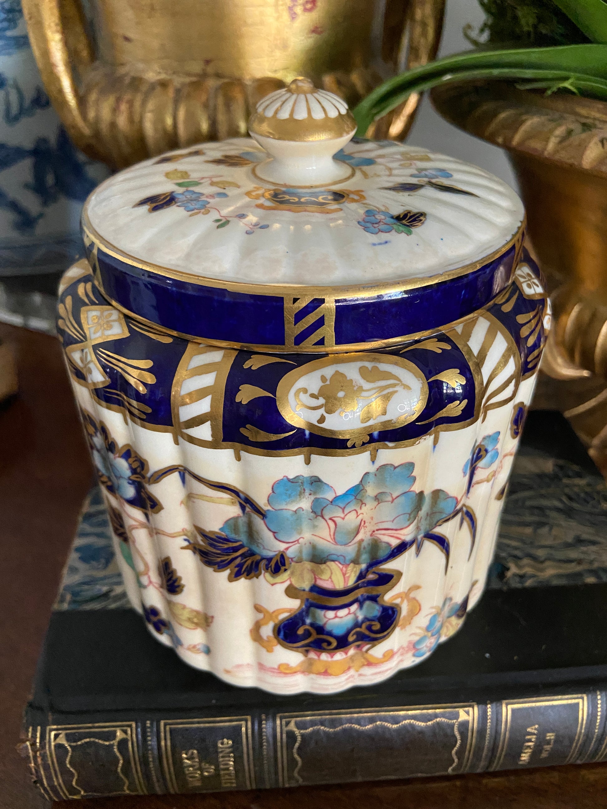 English 19th Century Chinoiserie Hand Painted Porcelain Creamer