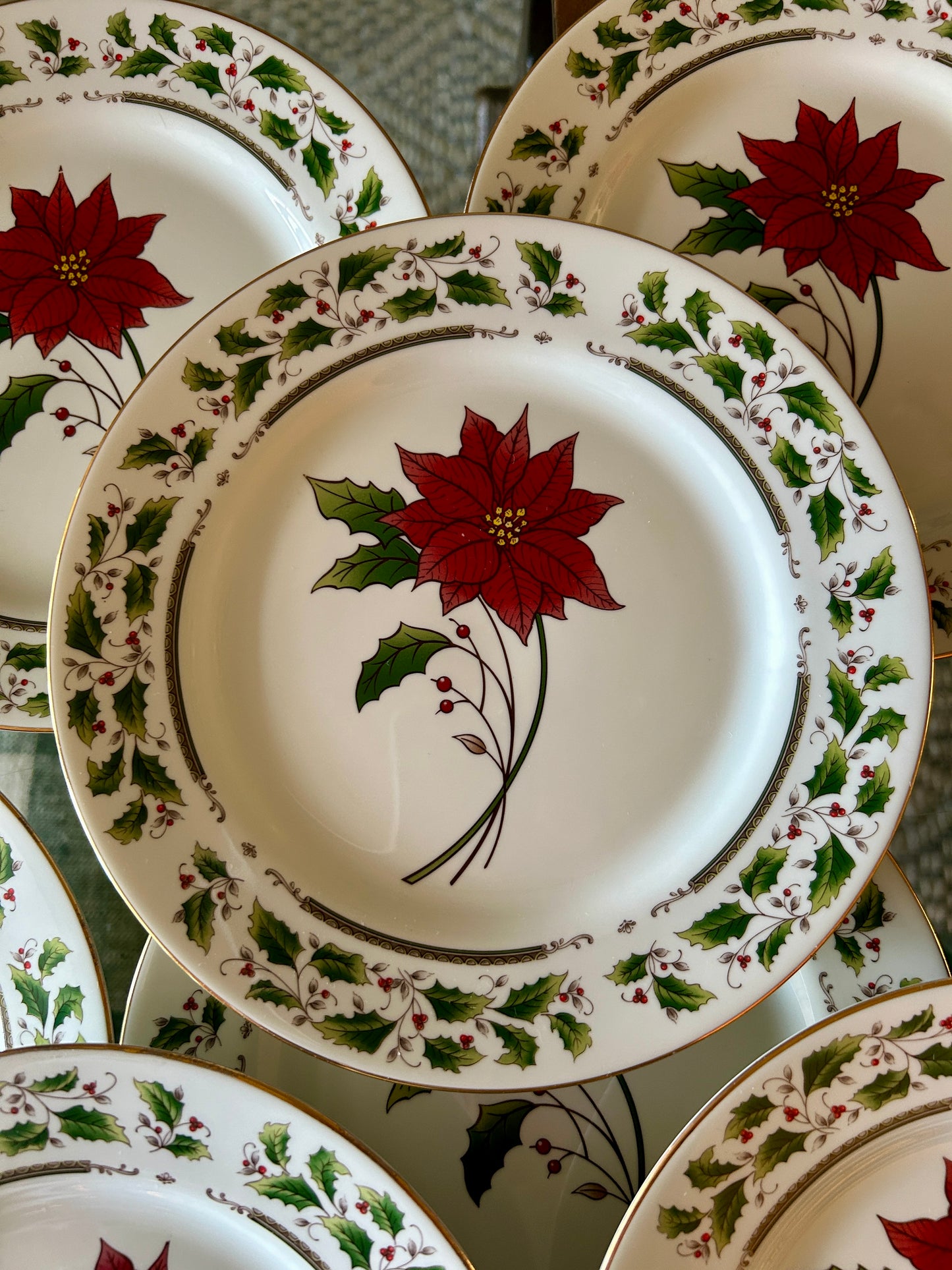 Set of 8 Holly Holiday Pointsettia Plates