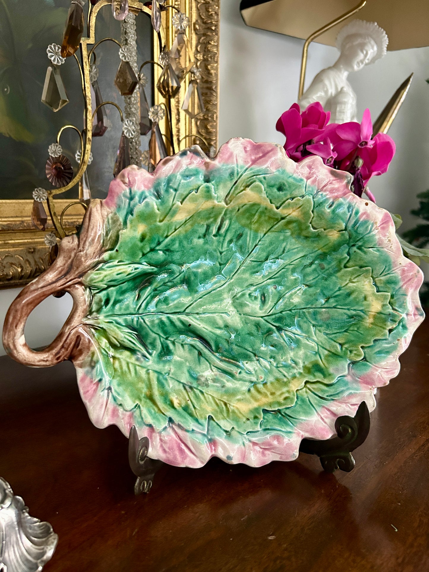 Antique Etruscan Majolica Oak Leaf Dish