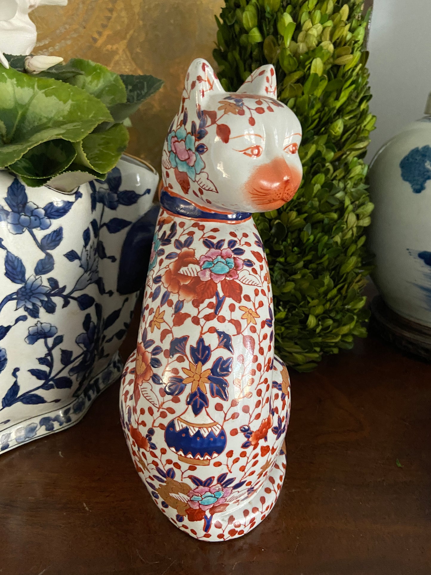Lovely Vintage Chinoiserie Porcelain Seated Cat