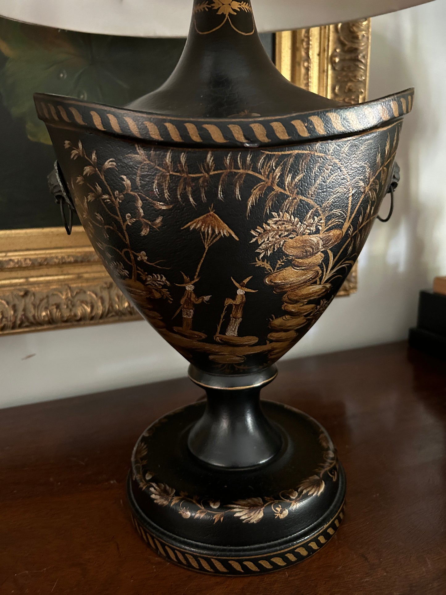 Chinoiserie Chestnut Urn Lamp